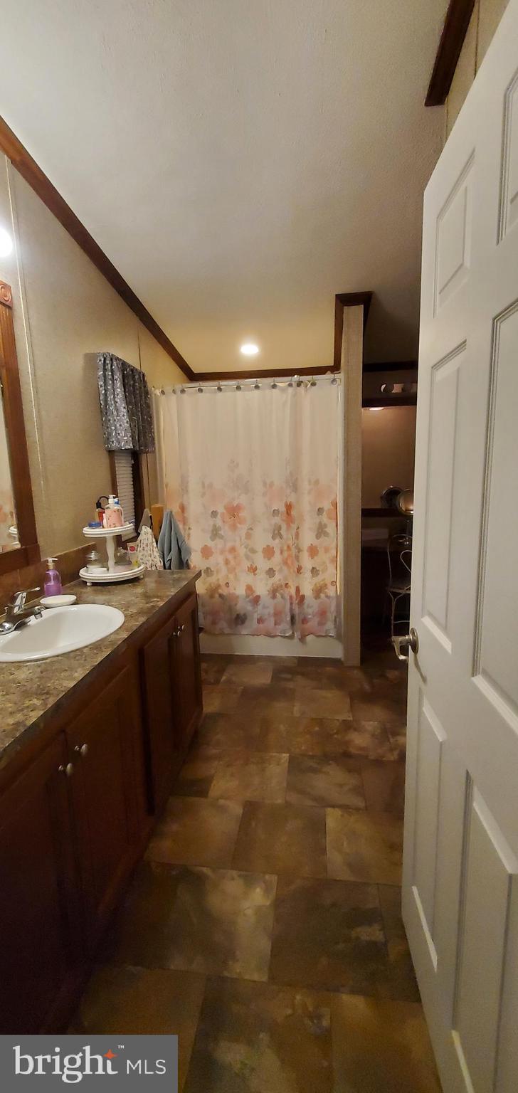 MAYBELLE MANOR - Residential