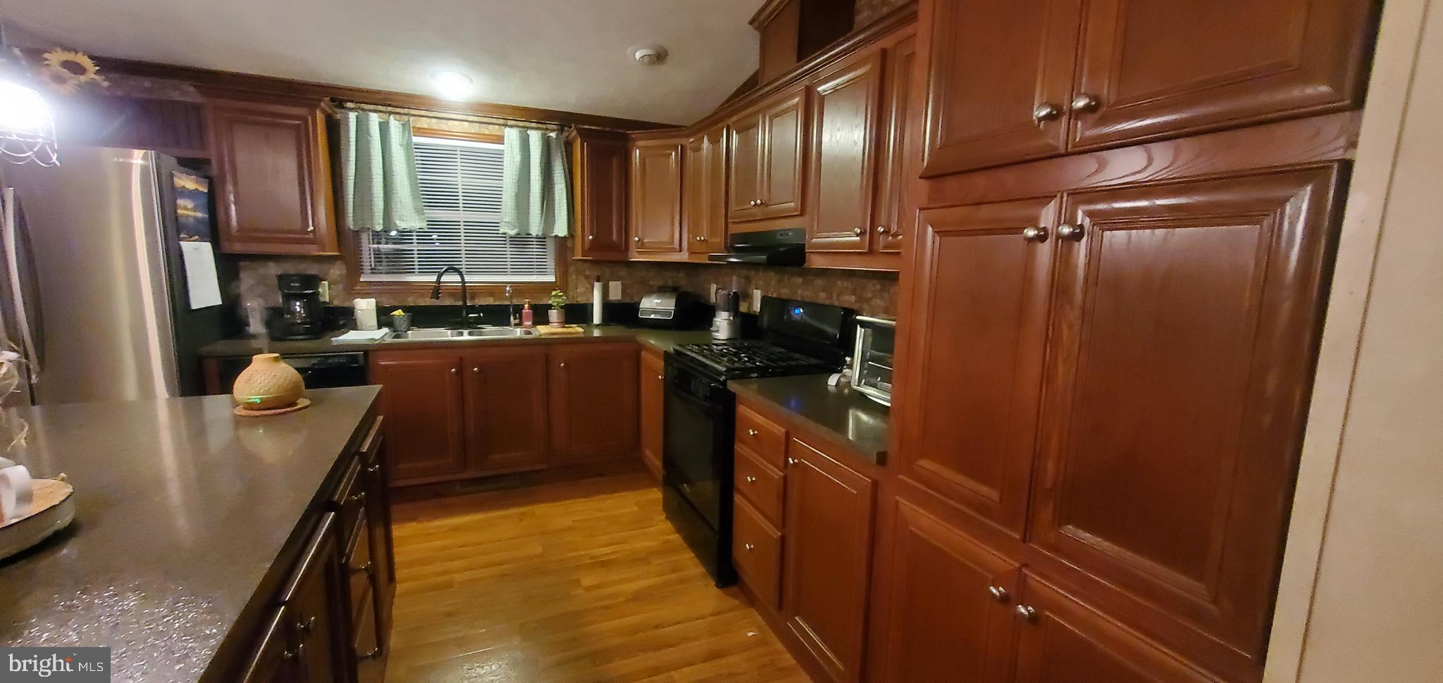 MAYBELLE MANOR - Residential