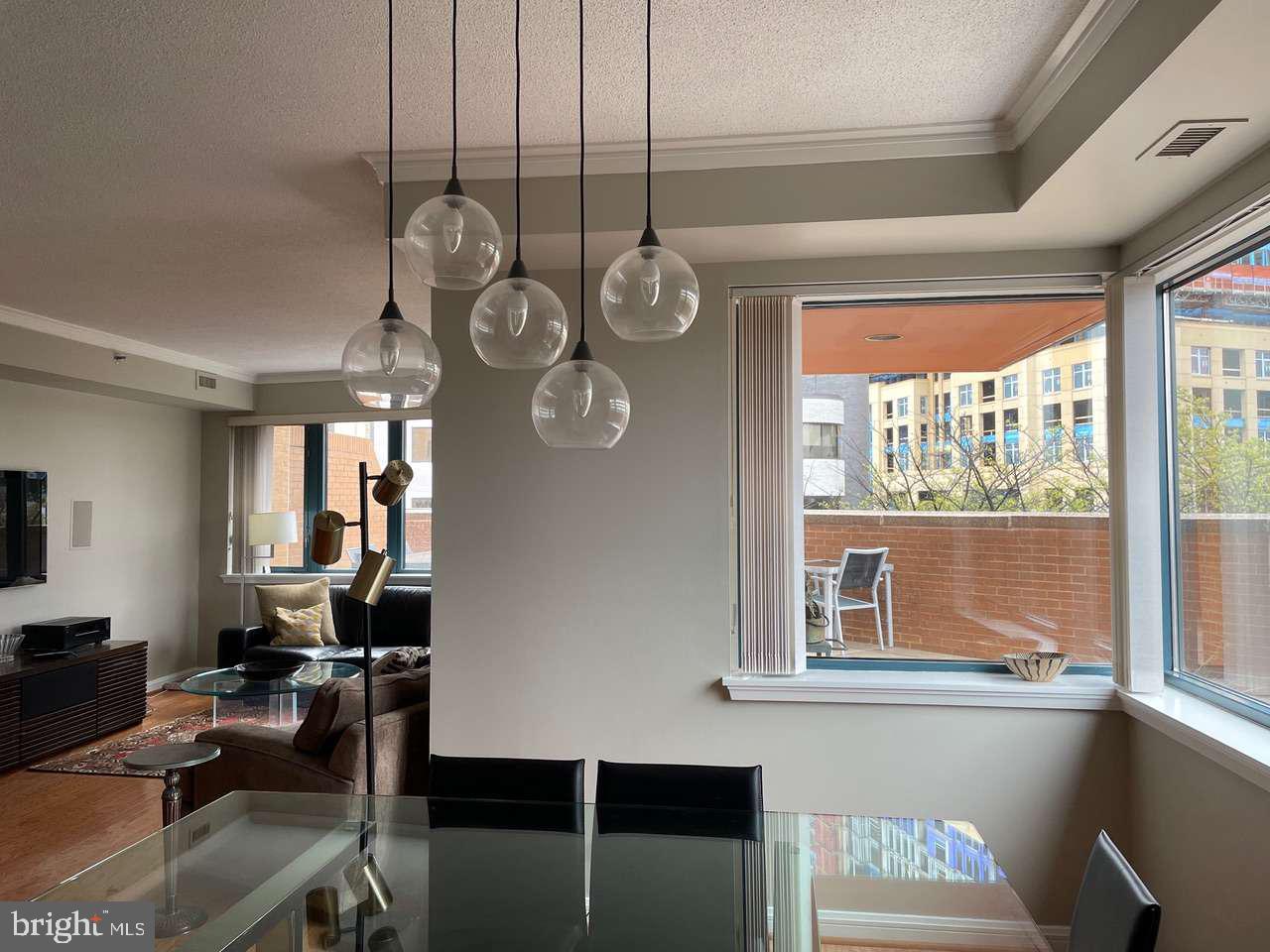 HAMPDEN SQUARE - Residential