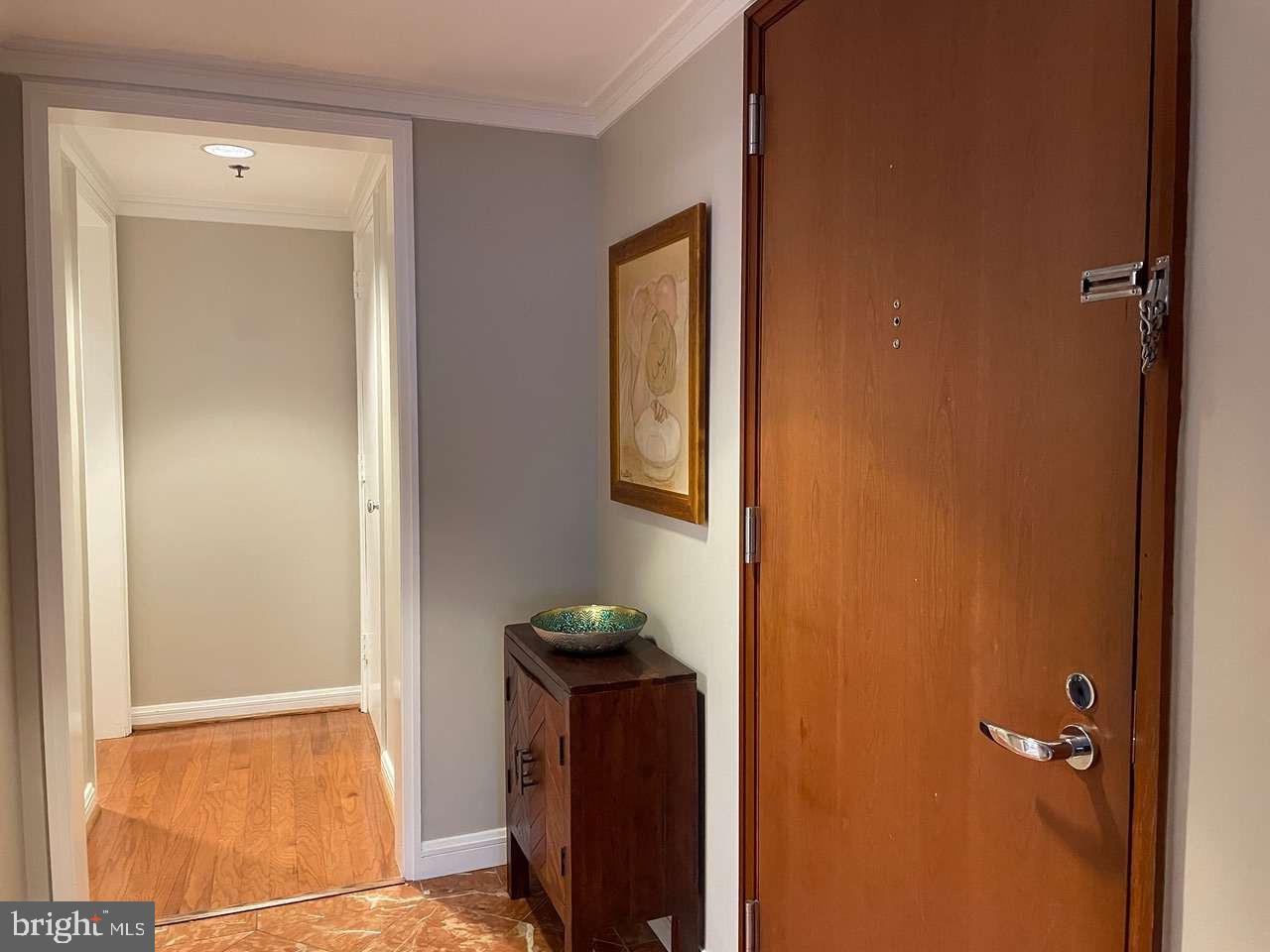 HAMPDEN SQUARE - Residential