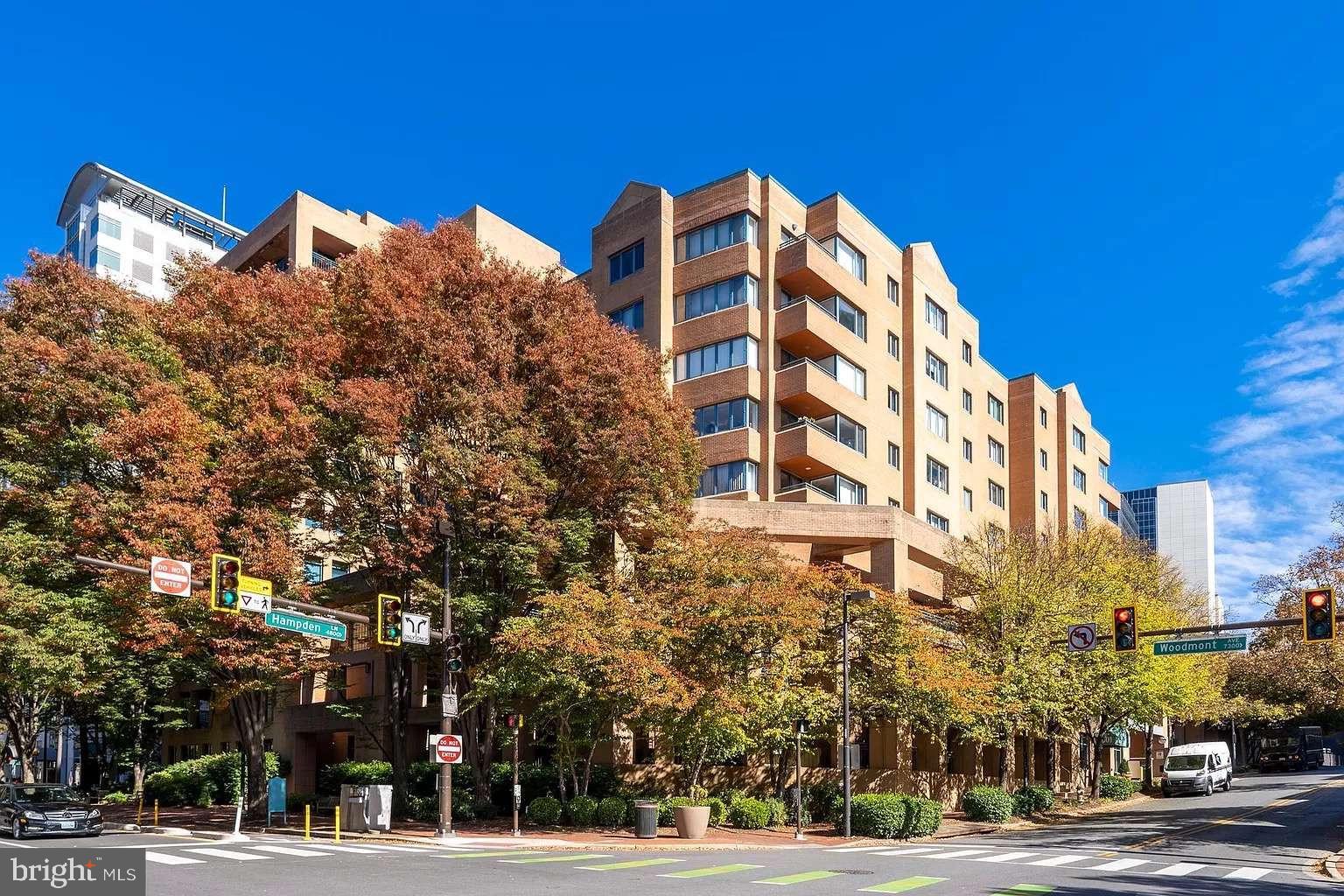 HAMPDEN SQUARE - Residential