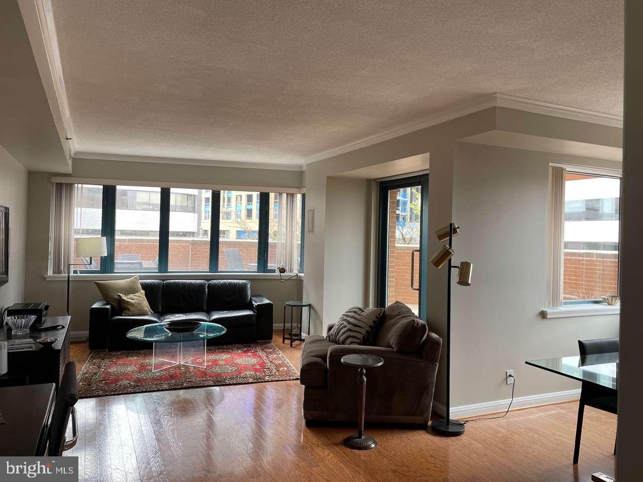 HAMPDEN SQUARE - Residential