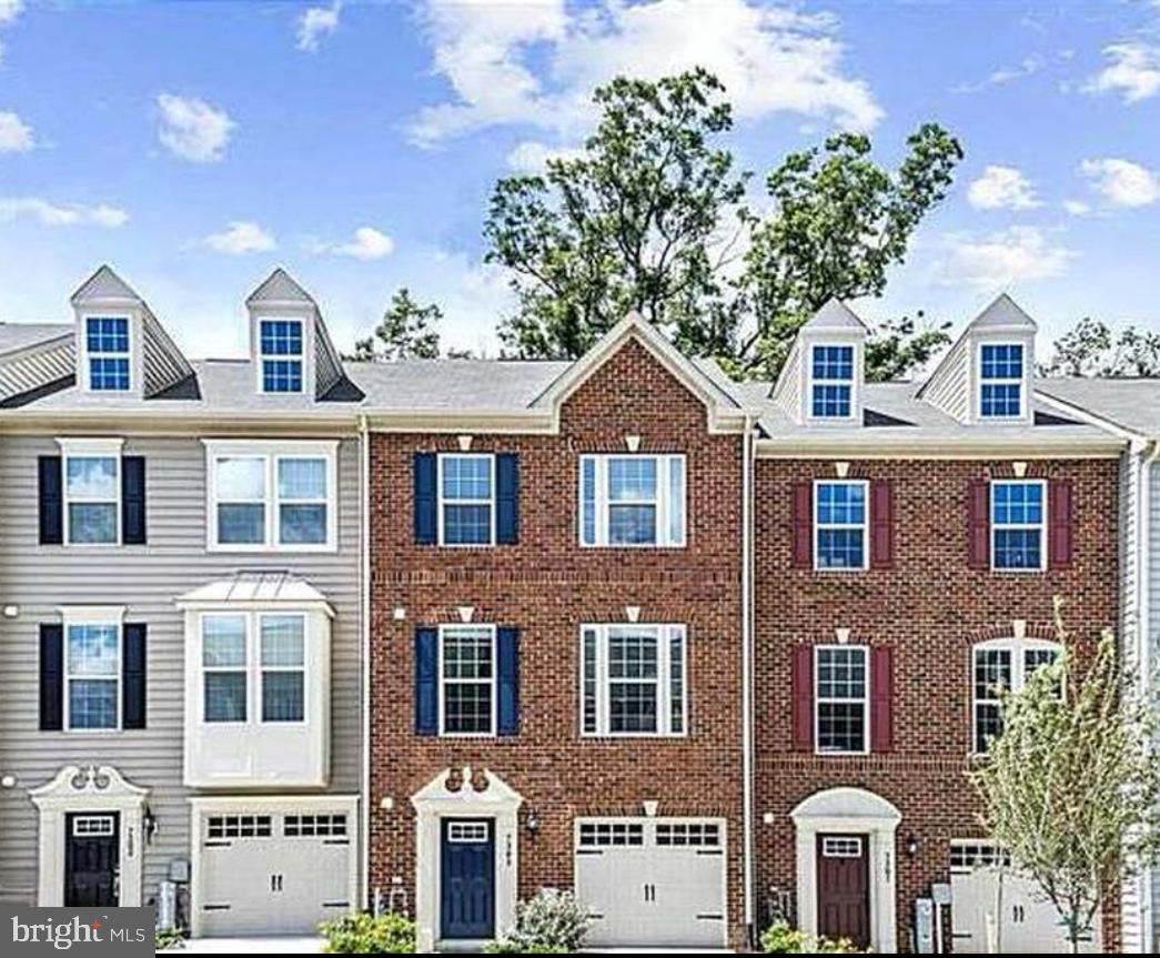 HOWARD SQUARE - Residential Lease