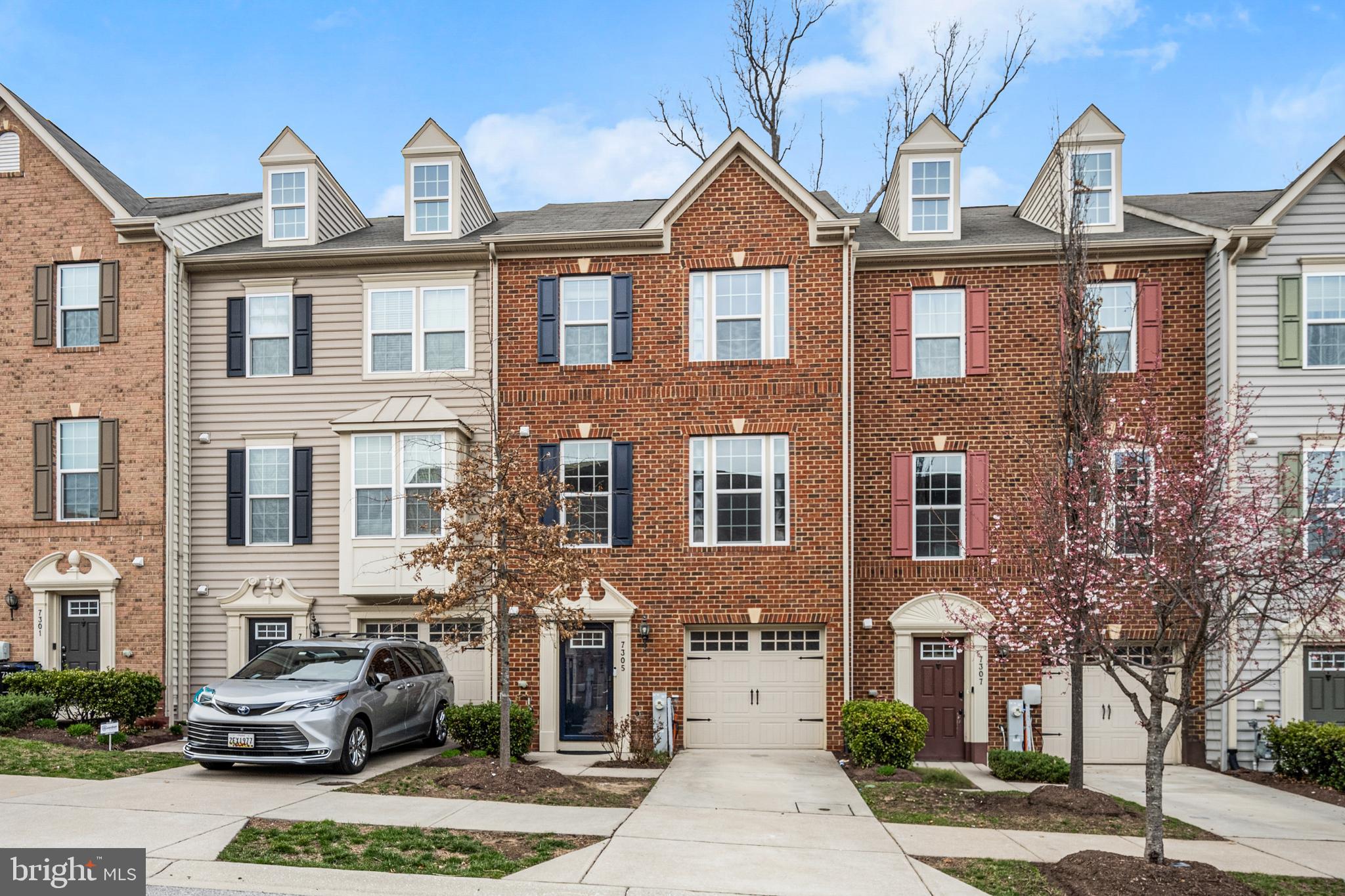 HOWARD SQUARE - Residential Lease