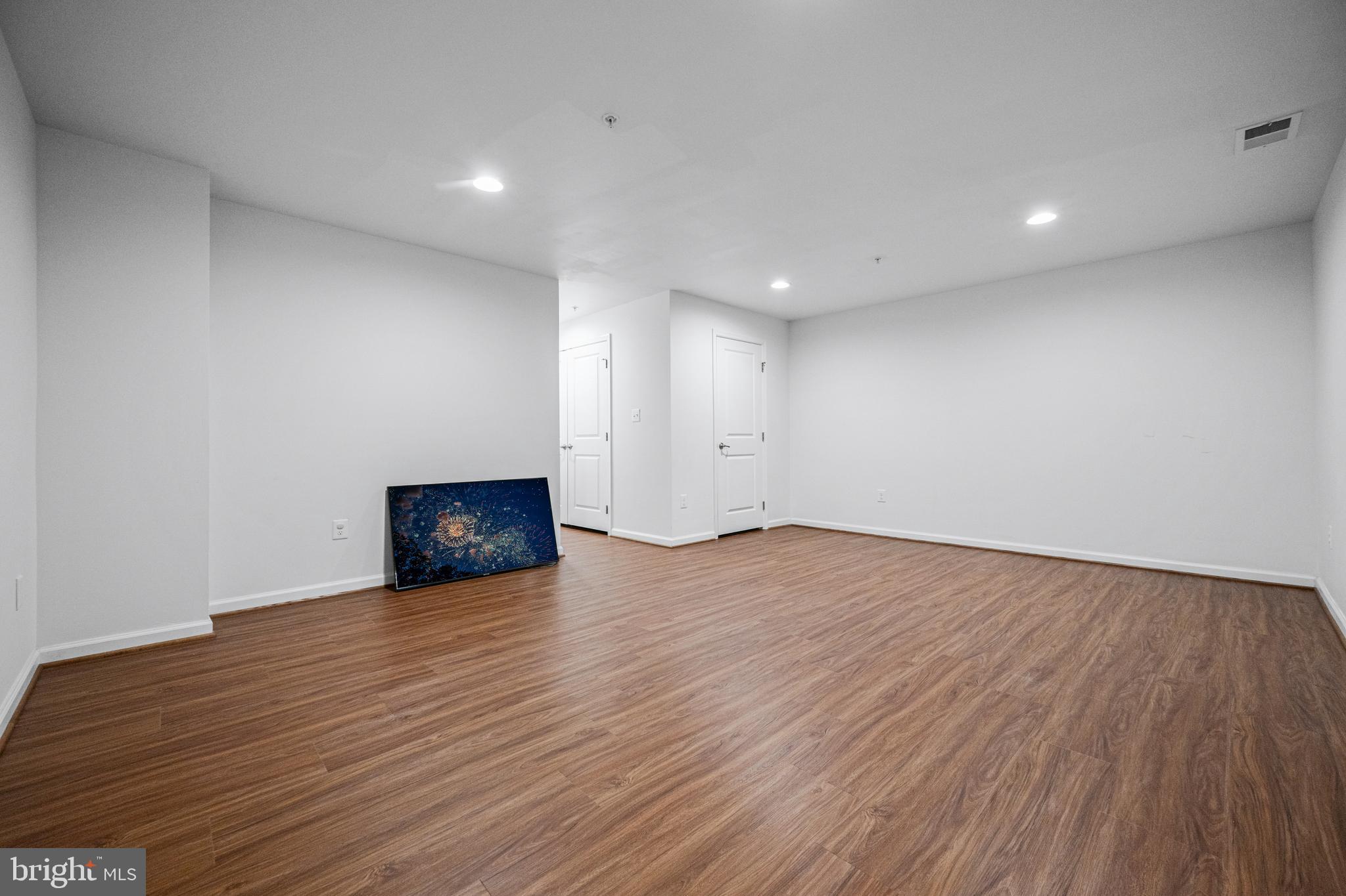 HOWARD SQUARE - Residential Lease