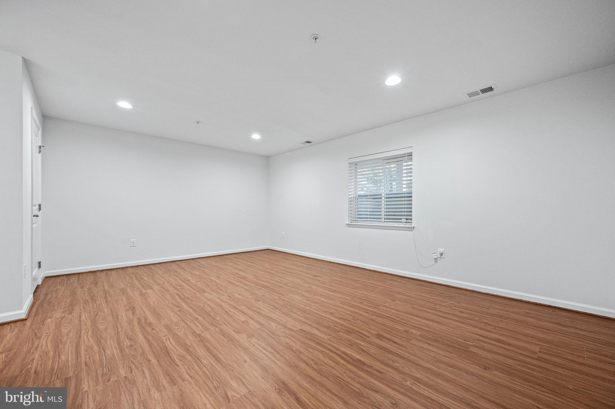 HOWARD SQUARE - Residential Lease