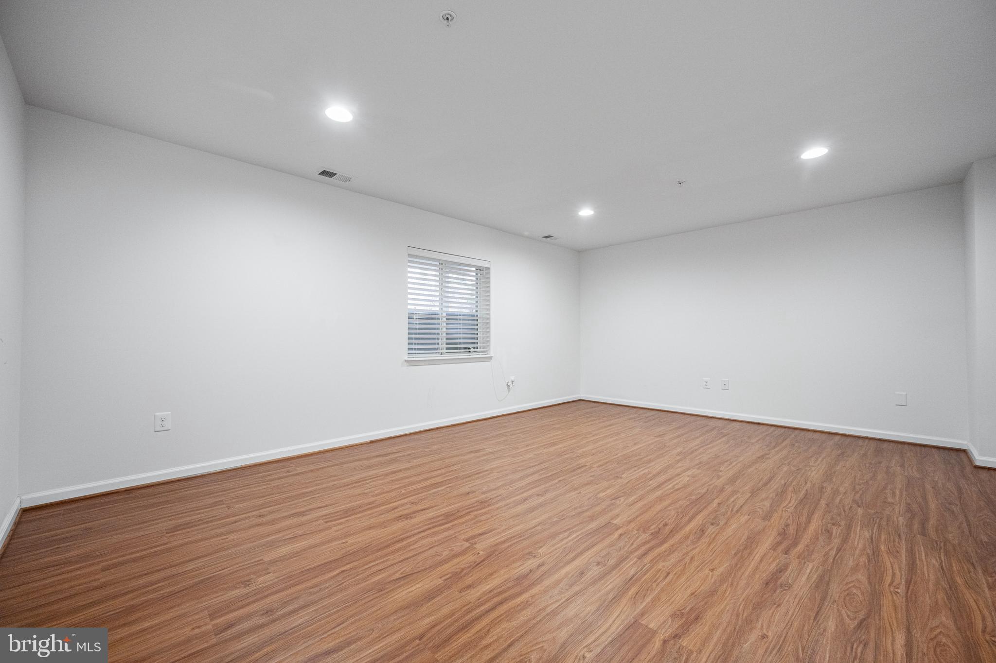 HOWARD SQUARE - Residential Lease