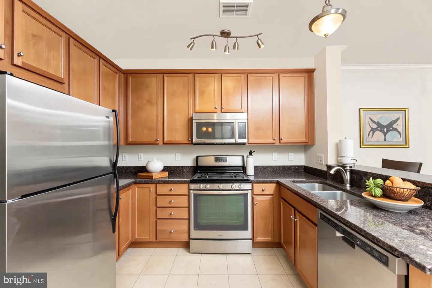 POTOMAC CLUB II - Residential