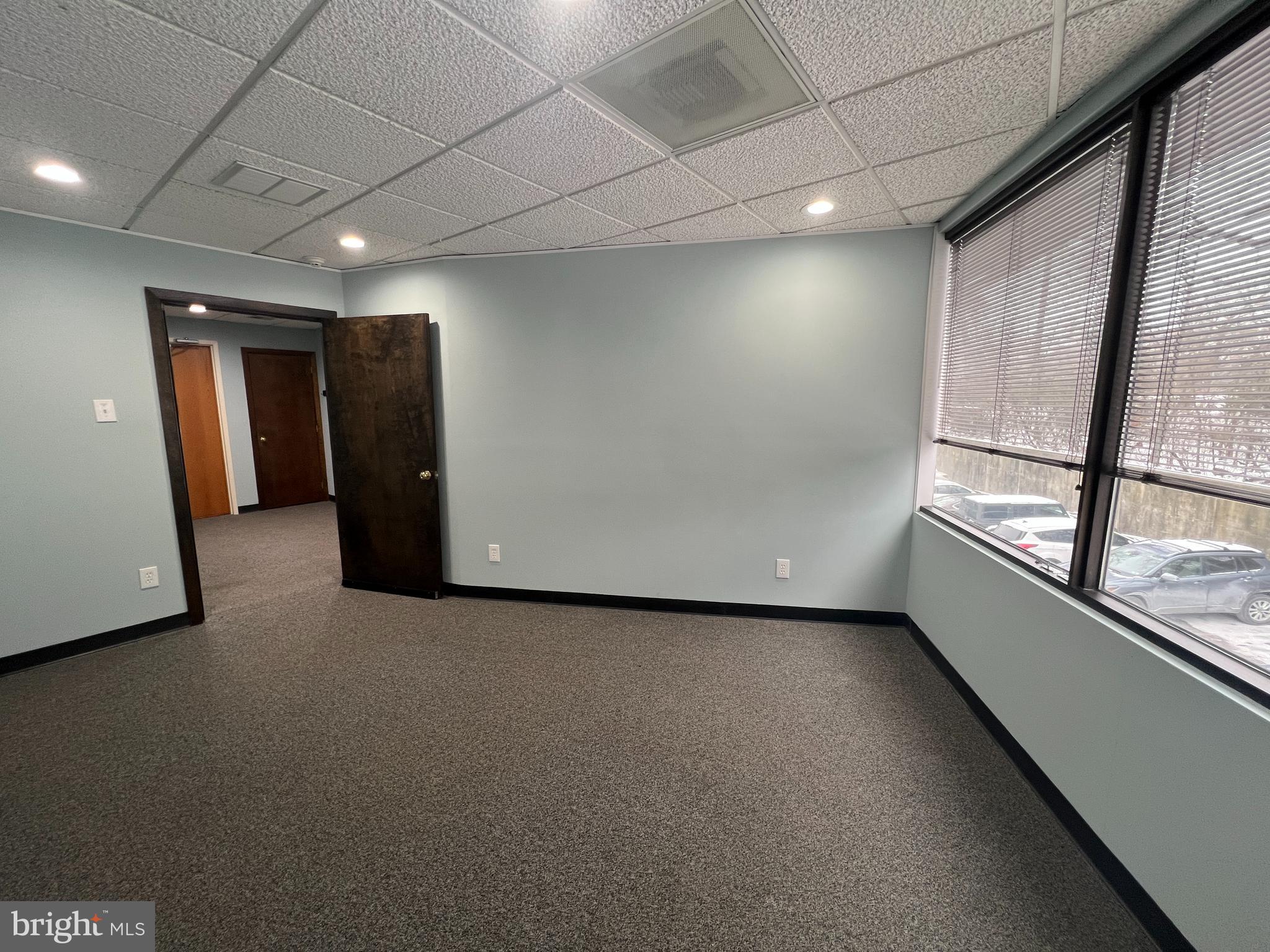 250 W LANCASTER AVENUE 275