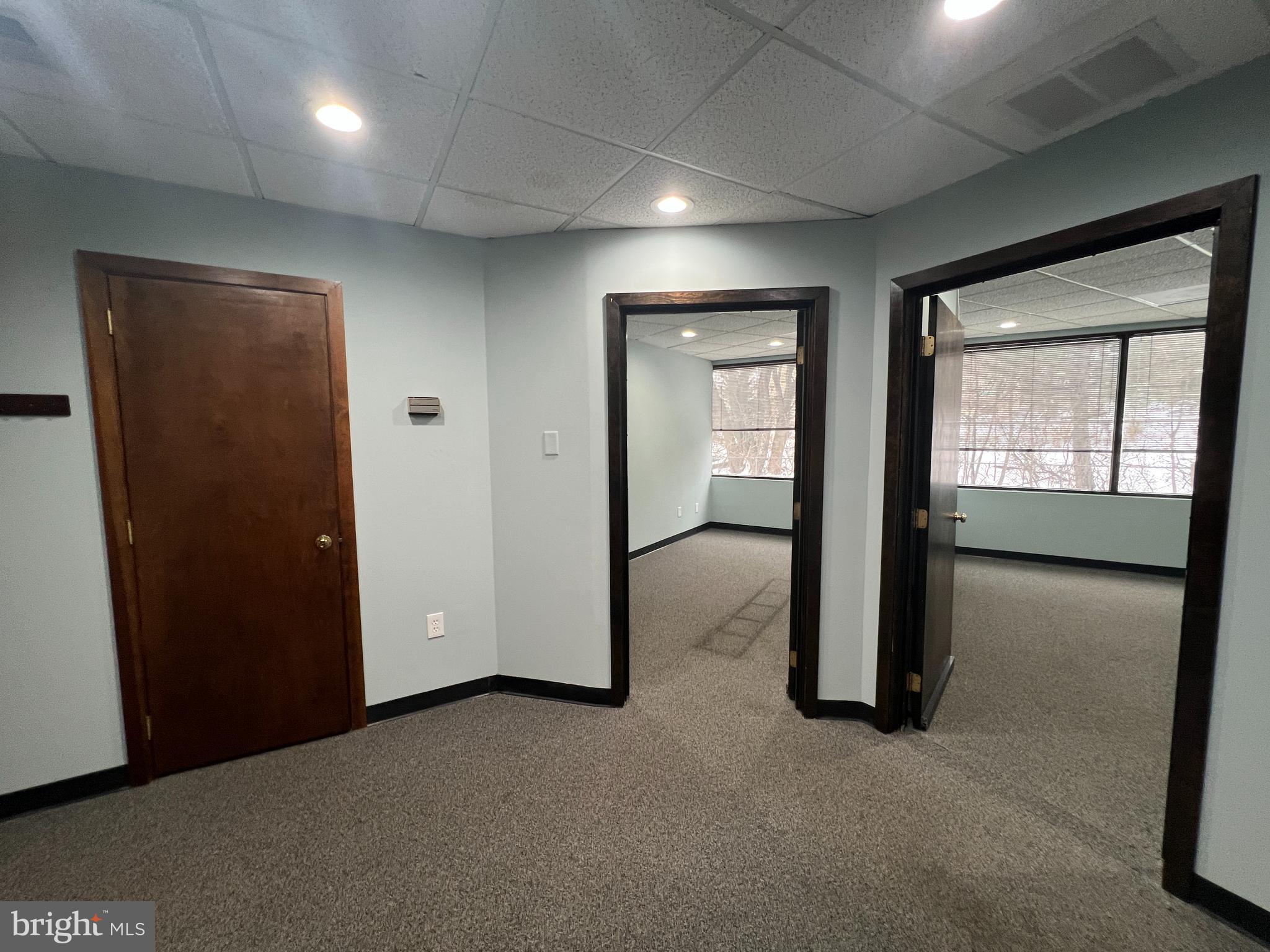 250 W LANCASTER AVENUE 275