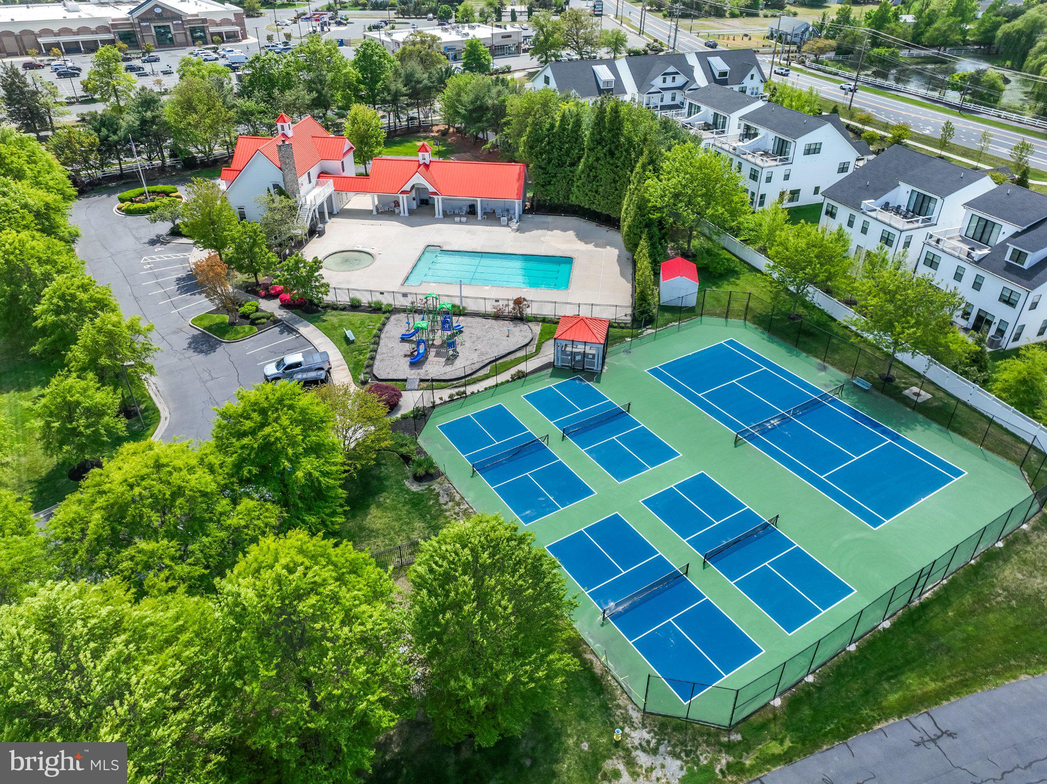 BETHANY LAKES - Residential