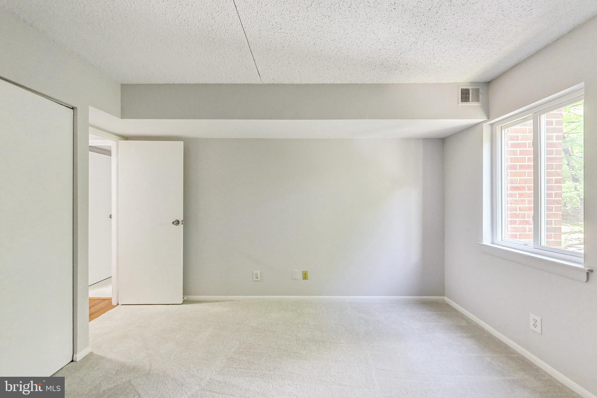 HUNTERS WOODS VILLAGE - Residential