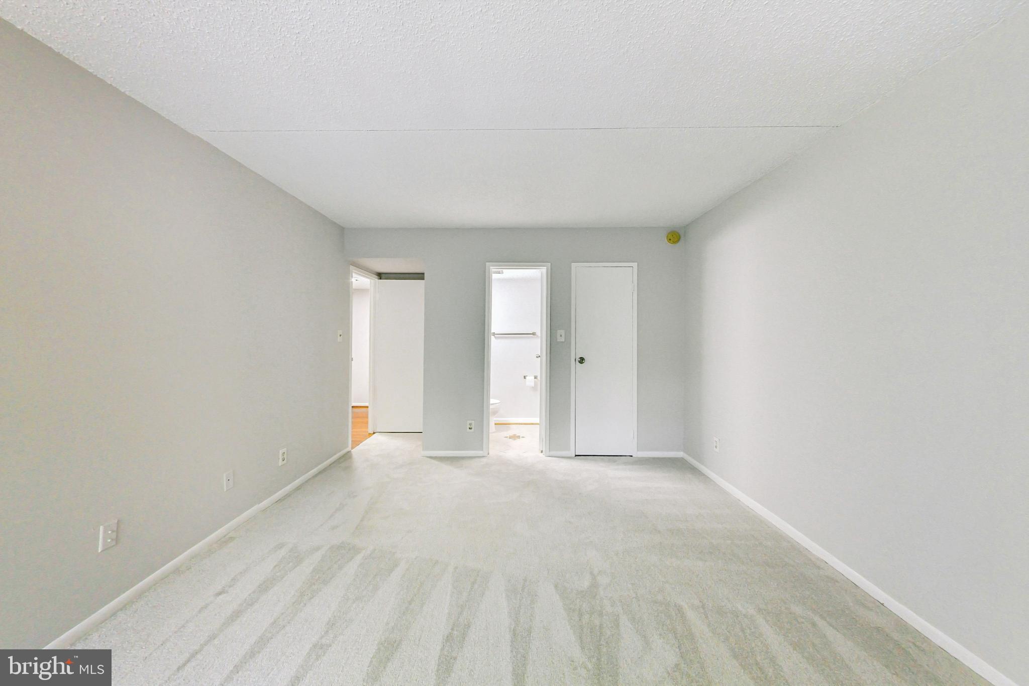 HUNTERS WOODS VILLAGE - Residential