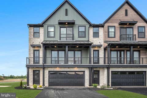 Townhouse For Sale - 194 Trailside Court Ct<br/> LEBANON, PA 17042
