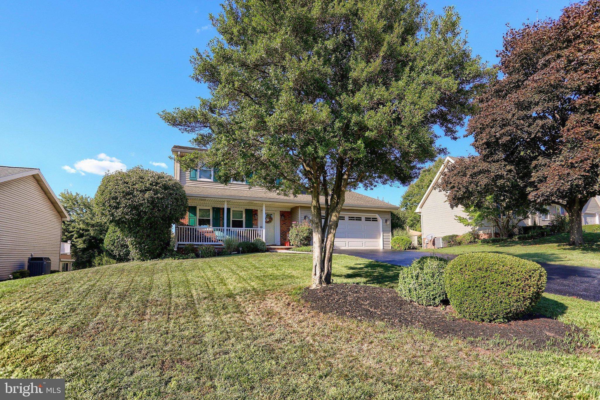 1460 WOODRIDGE DRIVE