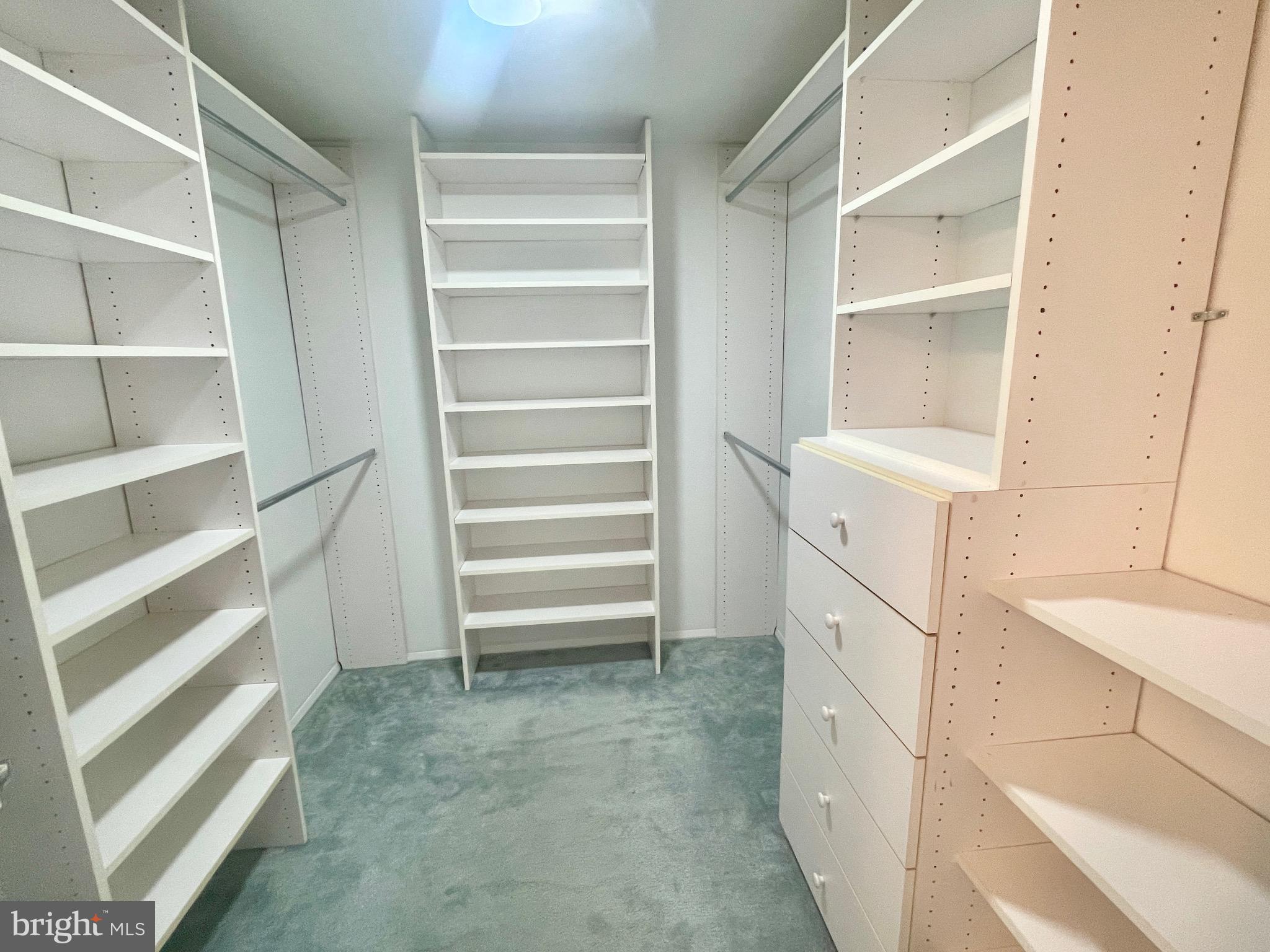 FOX HILLS - Residential