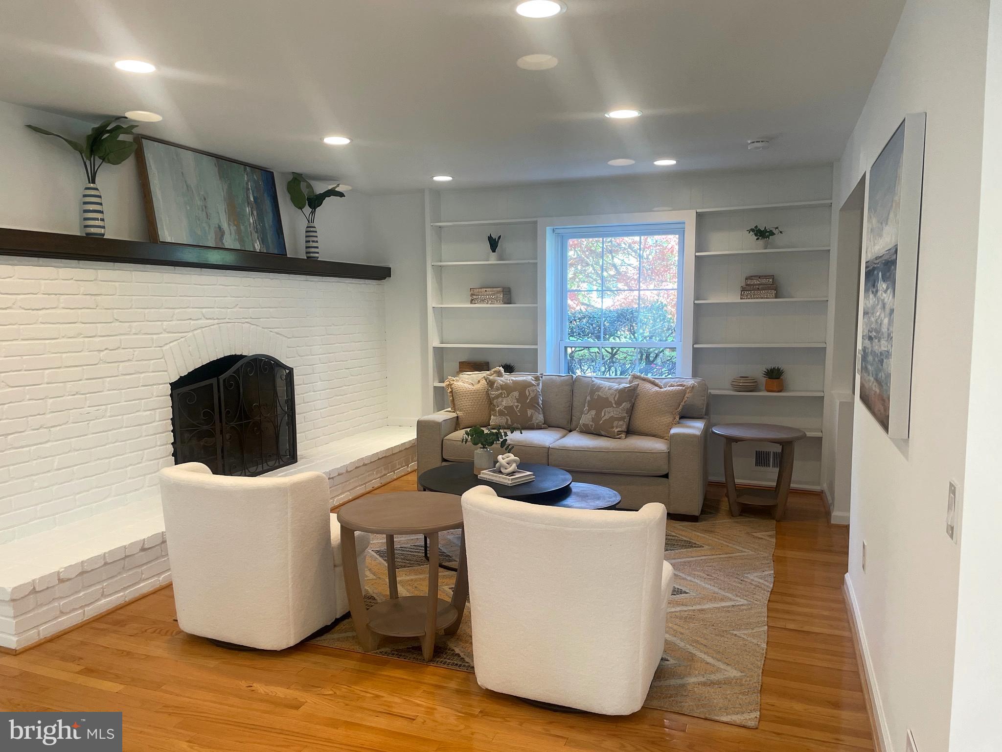 FOX HILLS - Residential