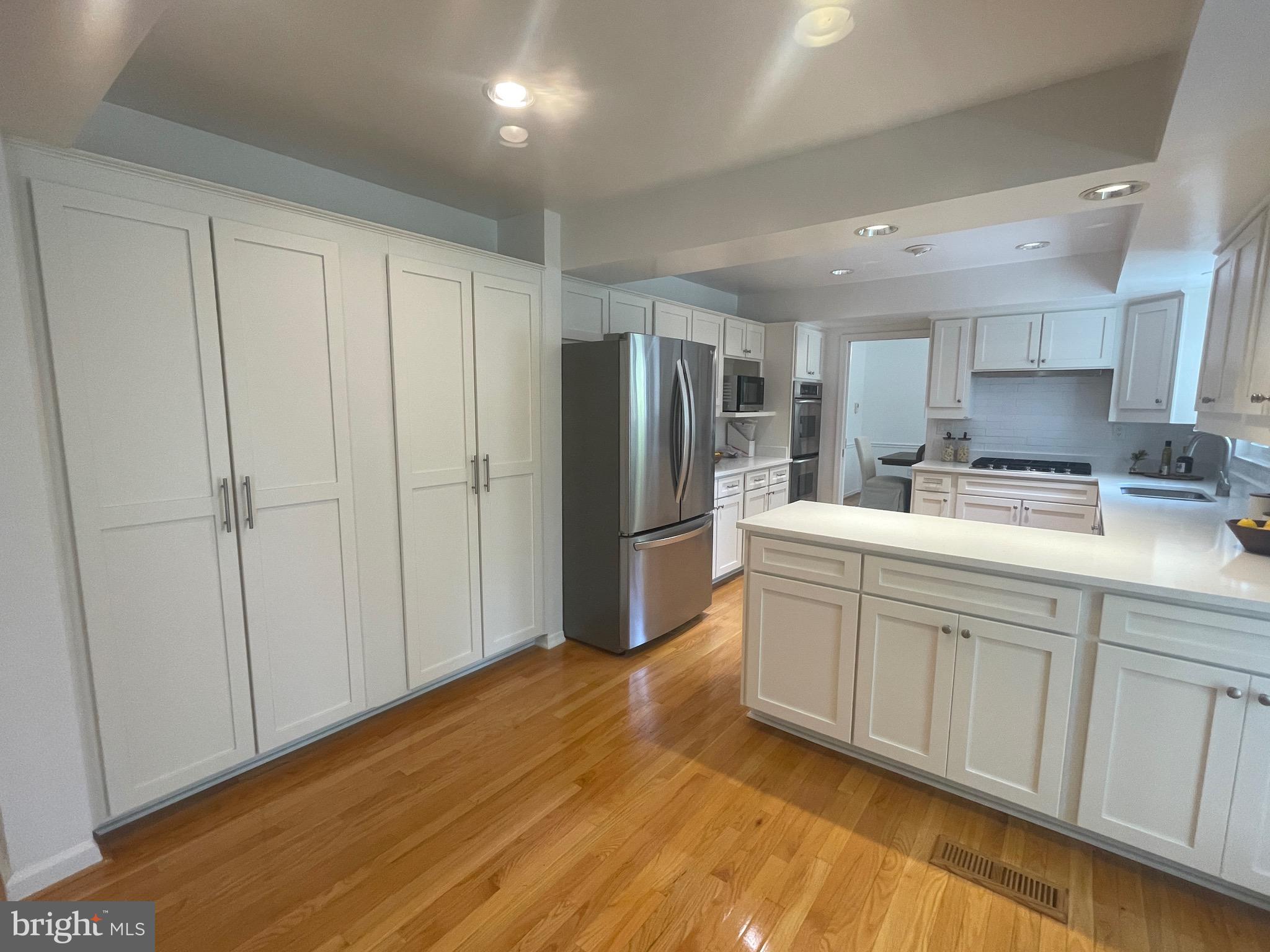 FOX HILLS - Residential