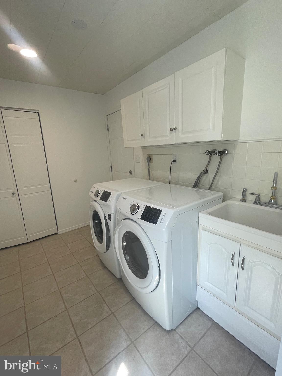 FOX HILLS - Residential