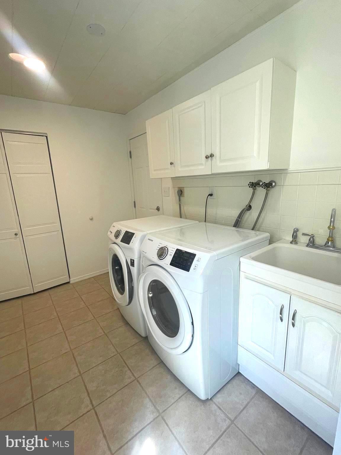 FOX HILLS - Residential