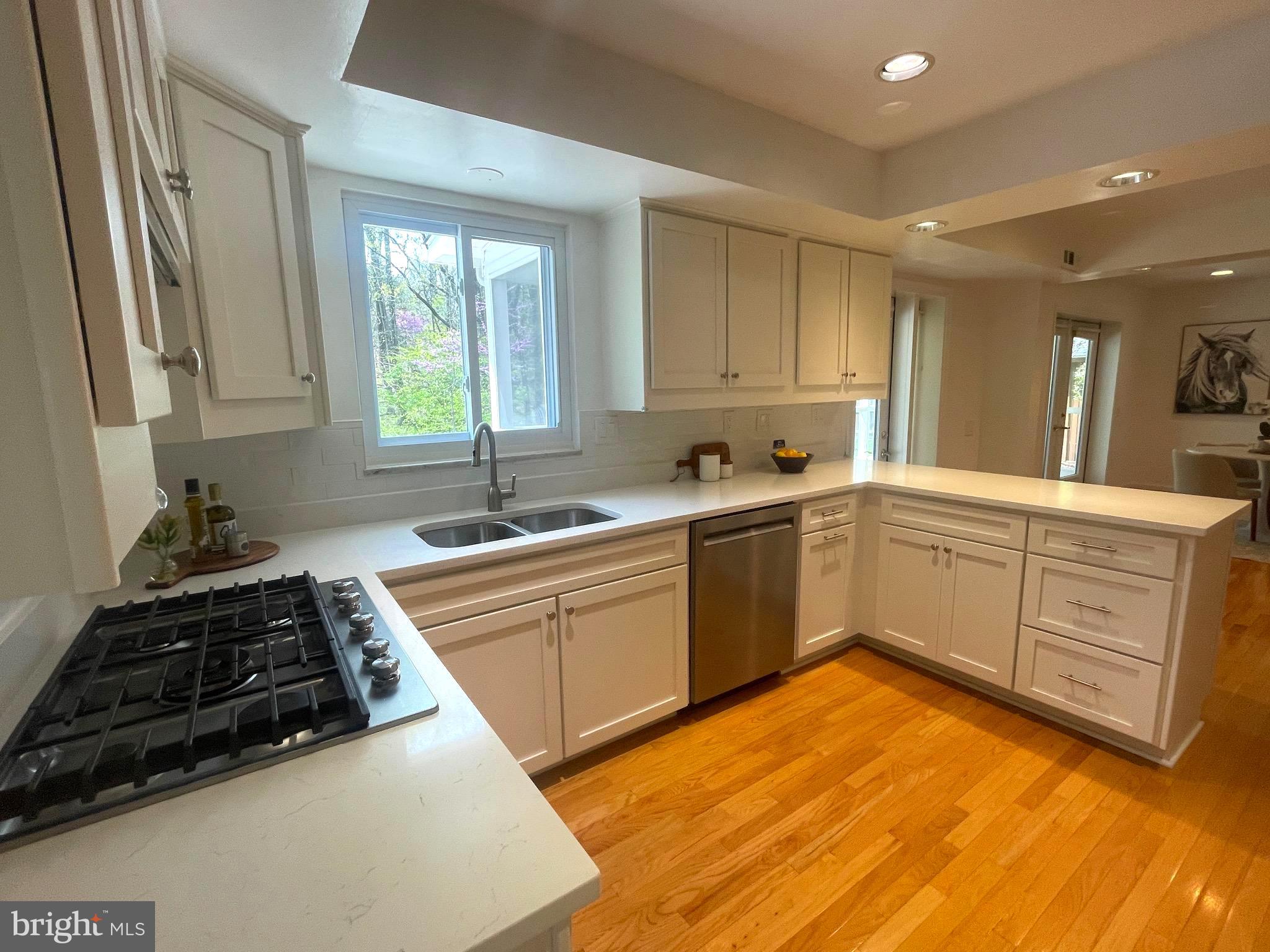 FOX HILLS - Residential