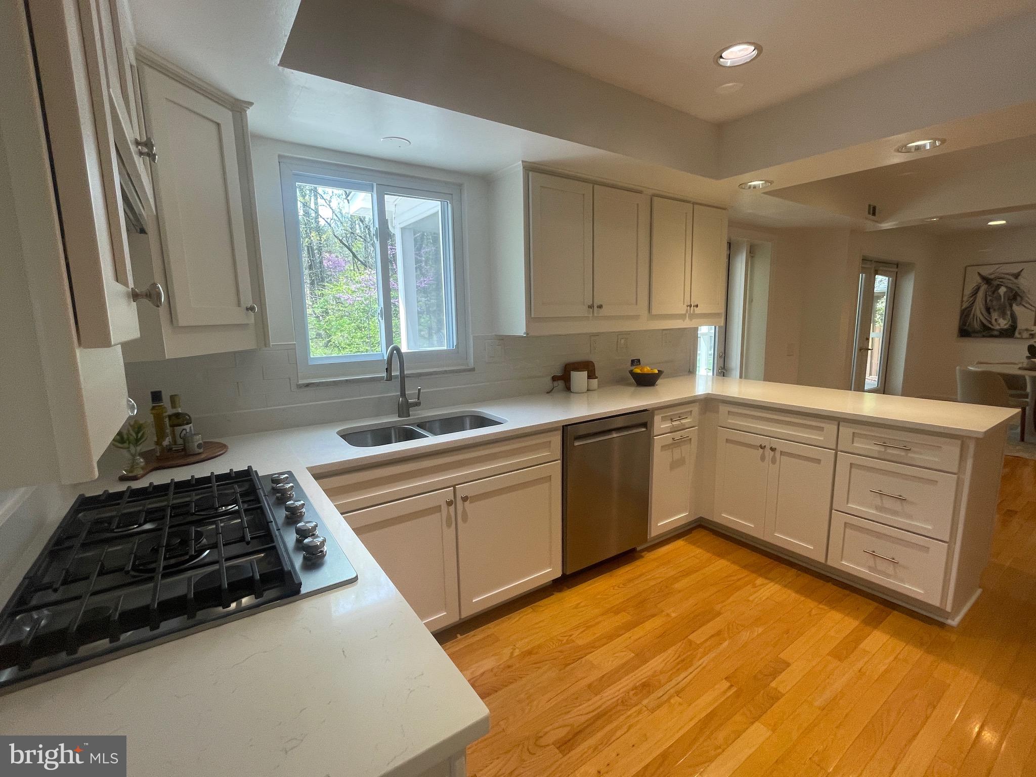 FOX HILLS - Residential