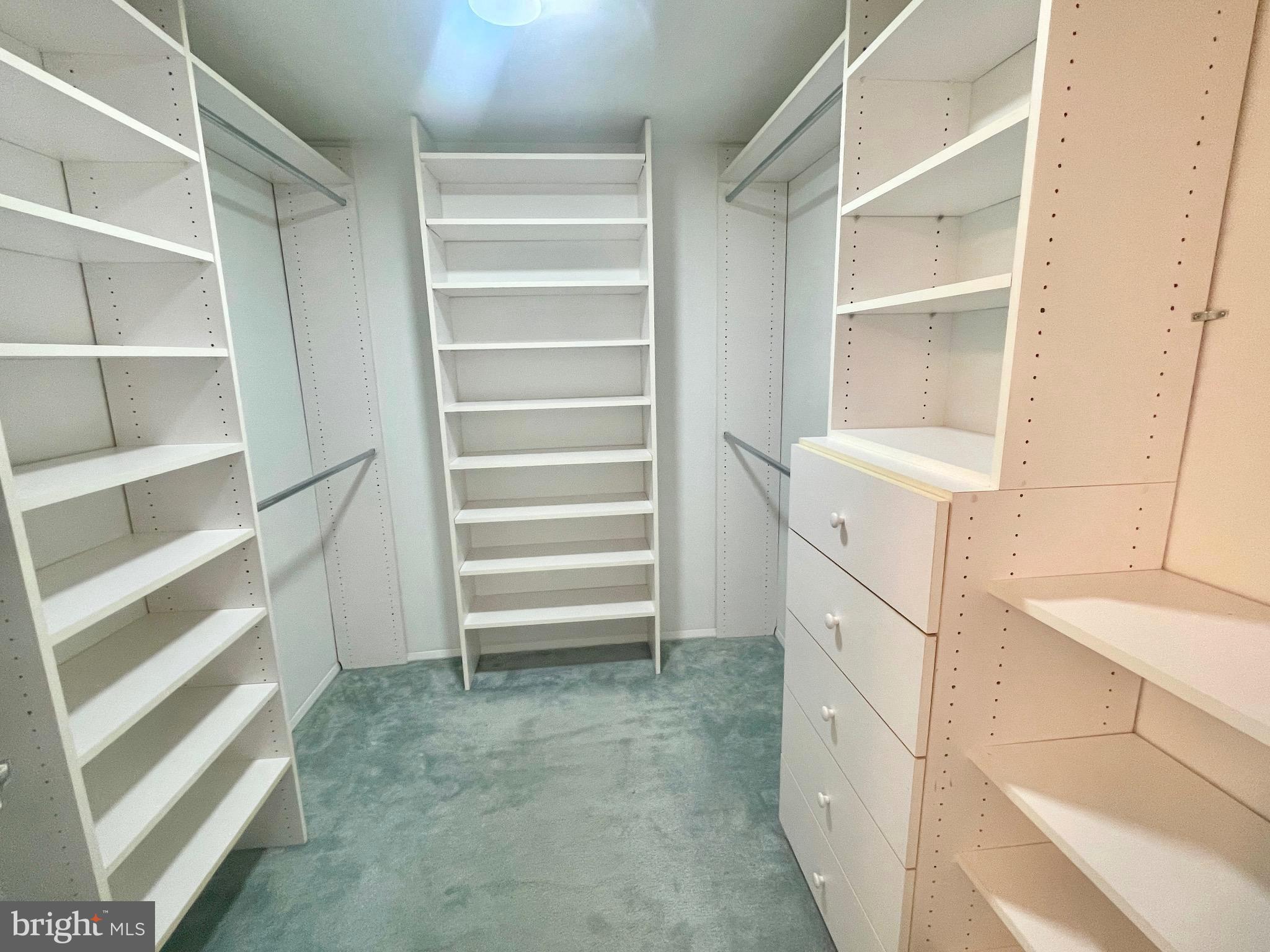 FOX HILLS - Residential