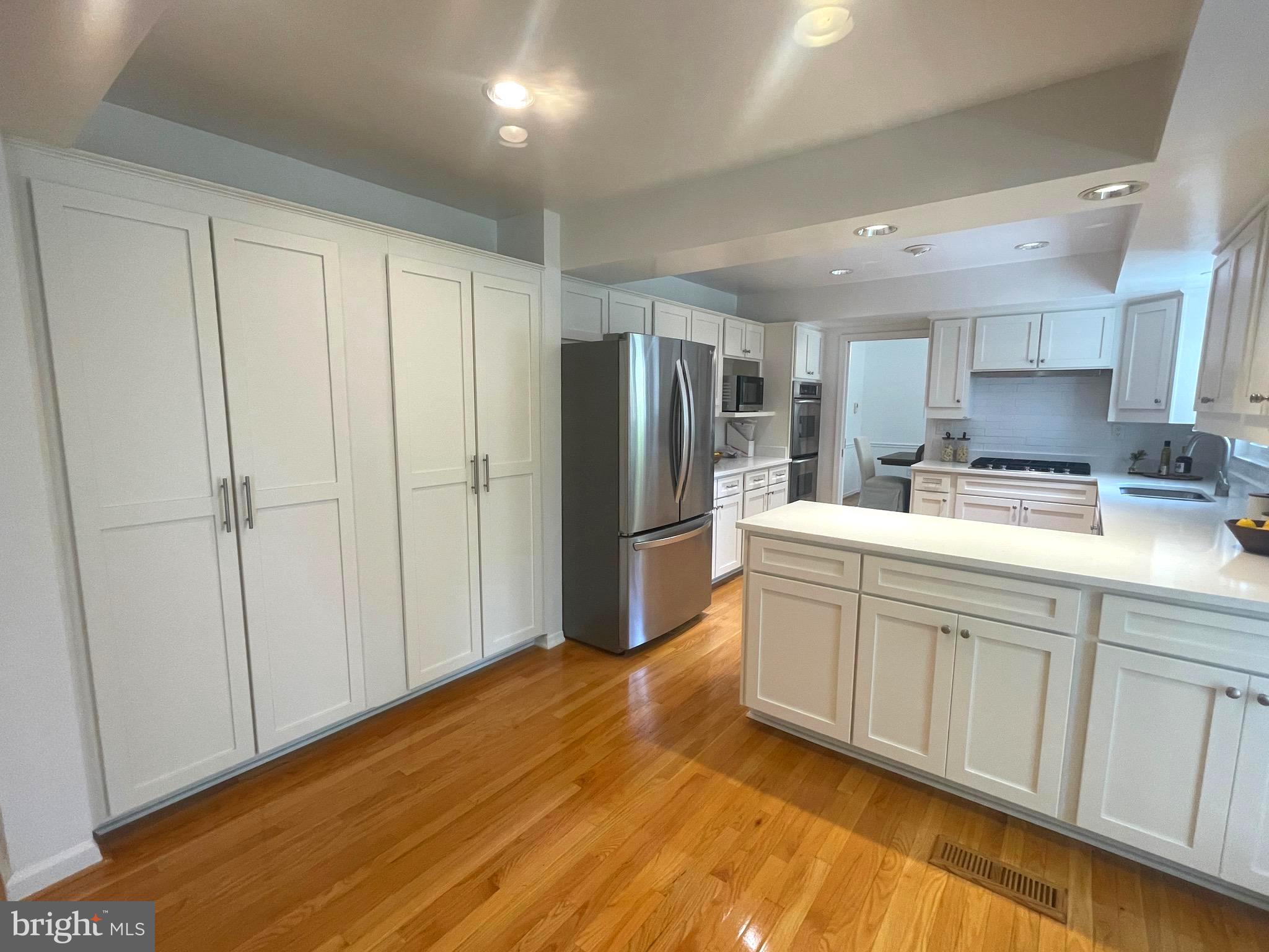 FOX HILLS - Residential