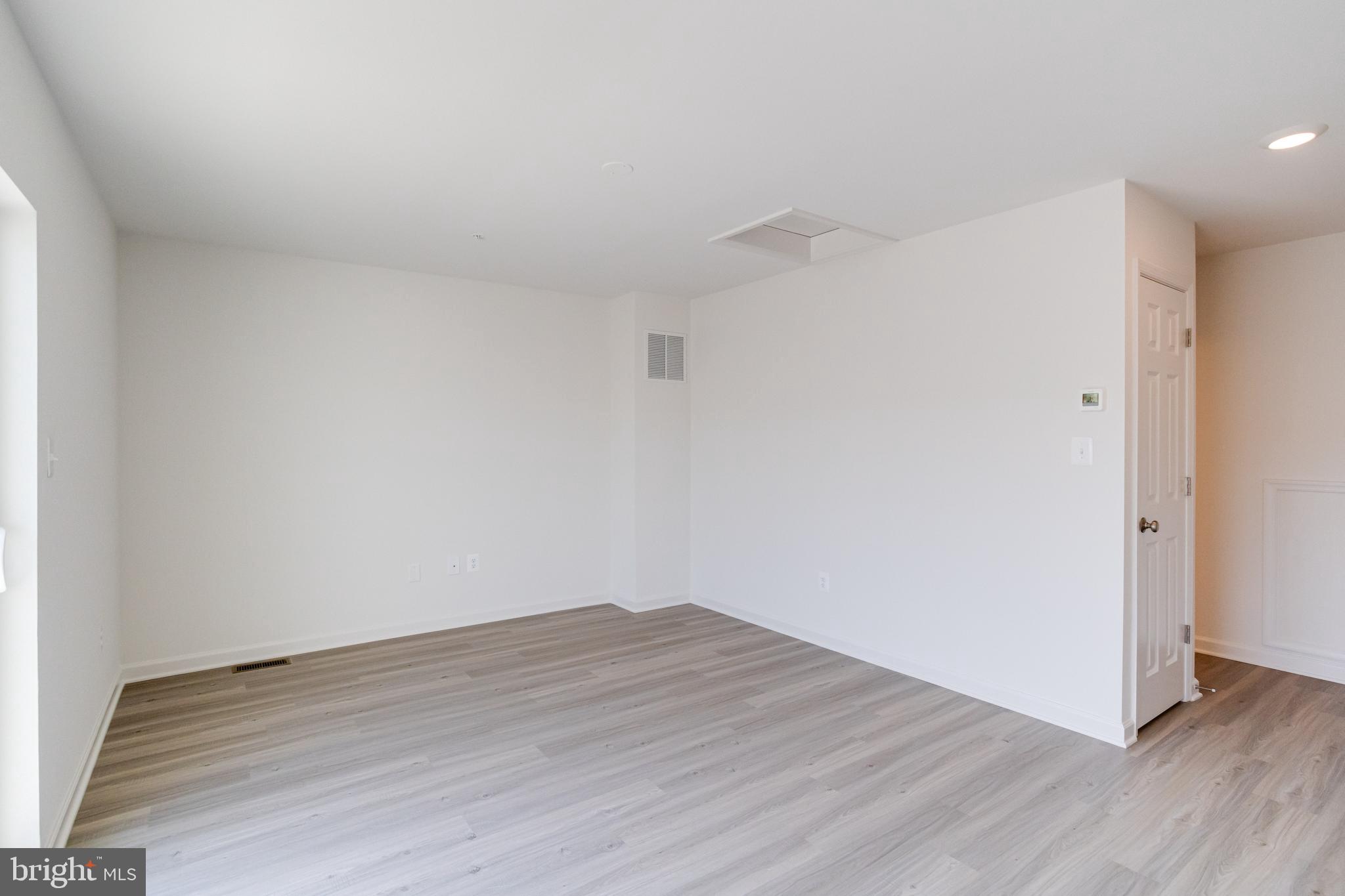 ELLENDALE - Residential Lease