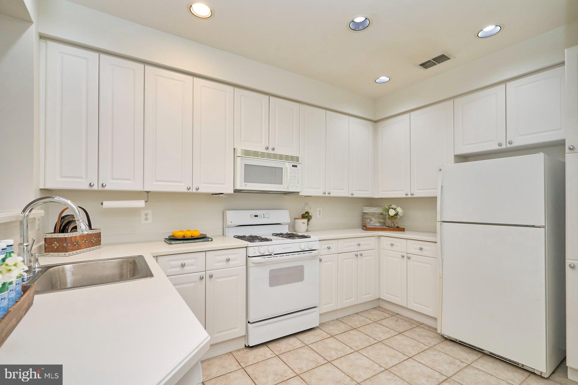 STRATFORD CONDOMINIUMS - Residential