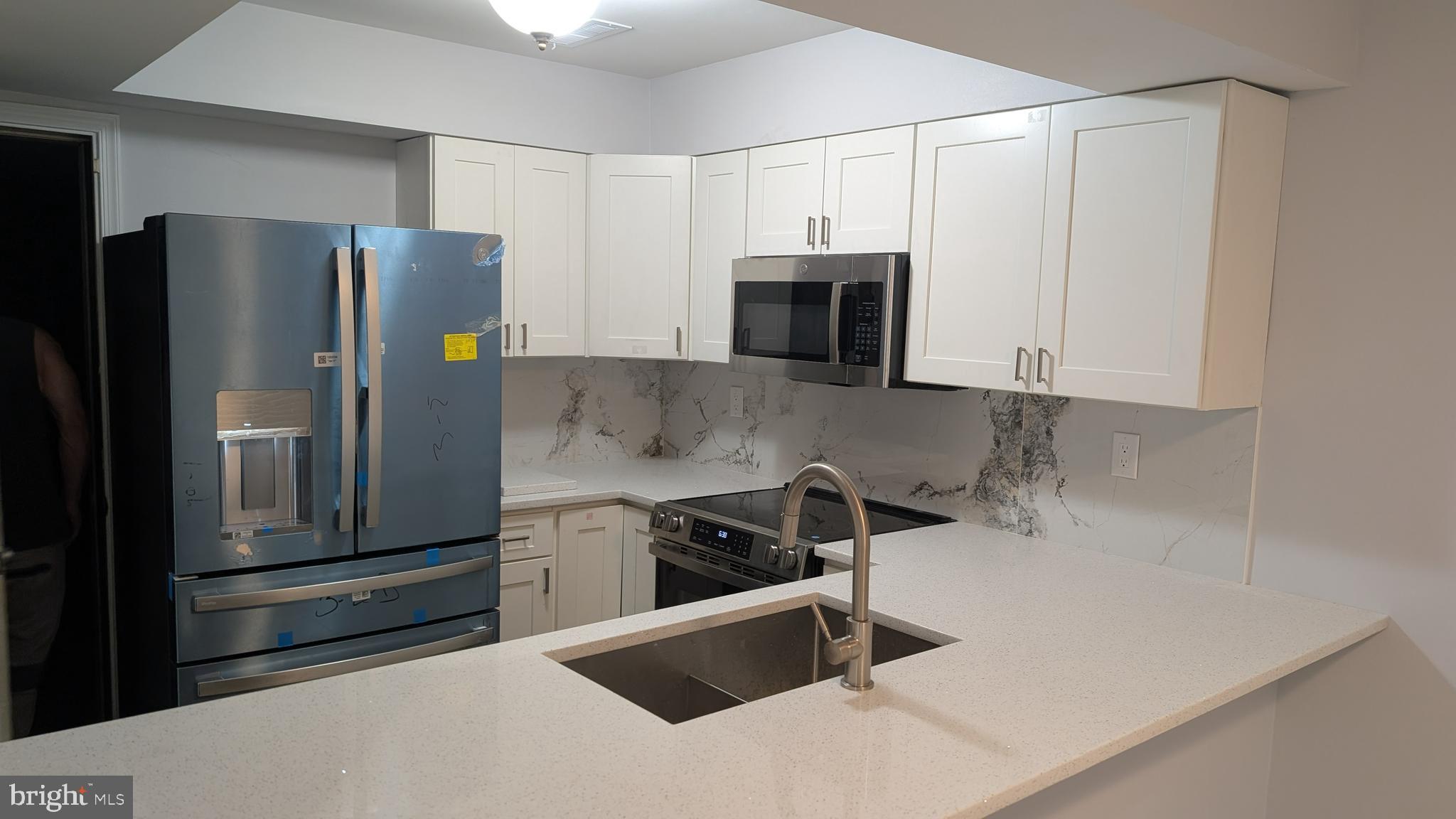 EVERGREEN ESTATES - Residential Lease