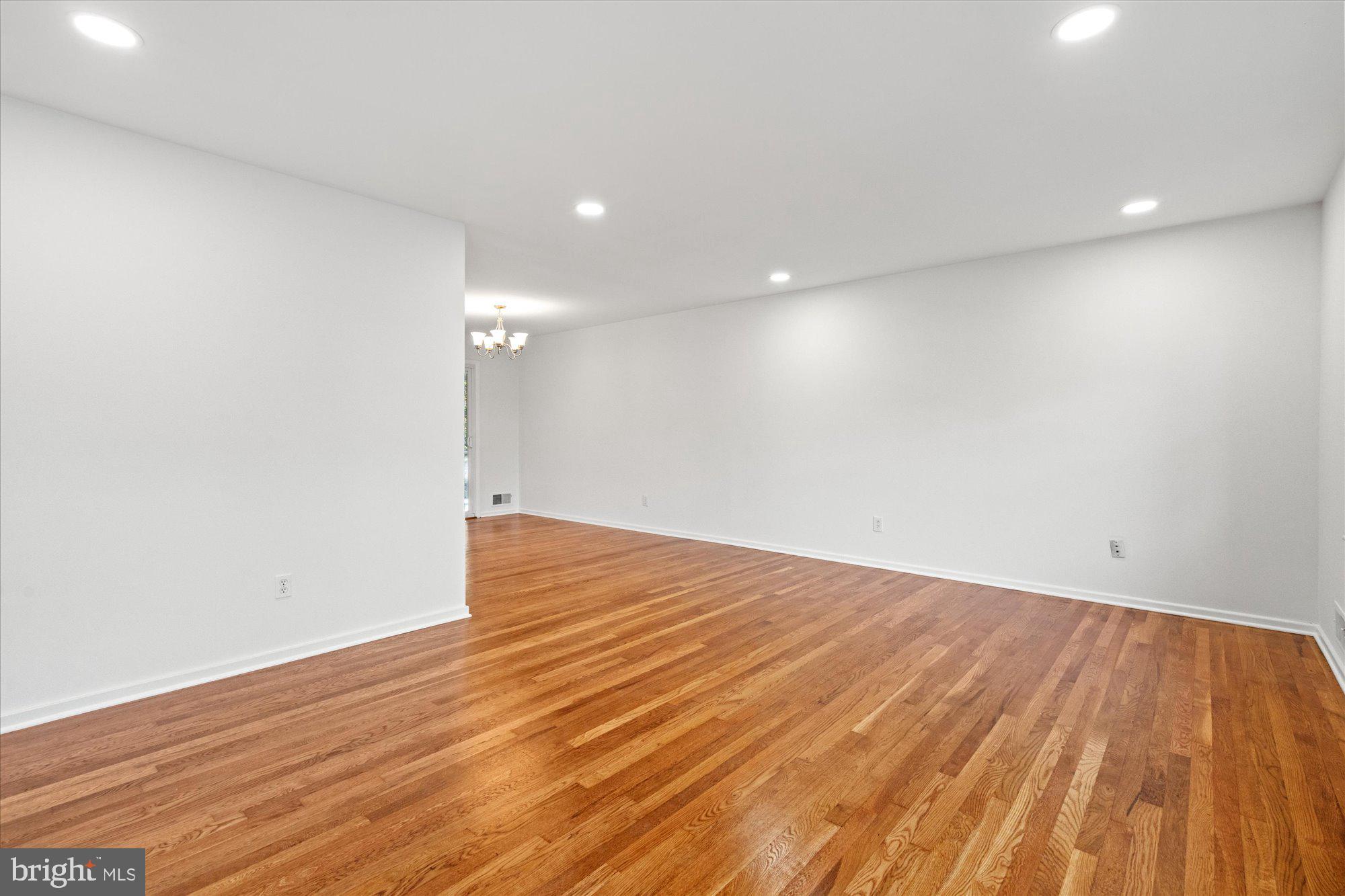 RIVERSIDE ESTATES - Residential