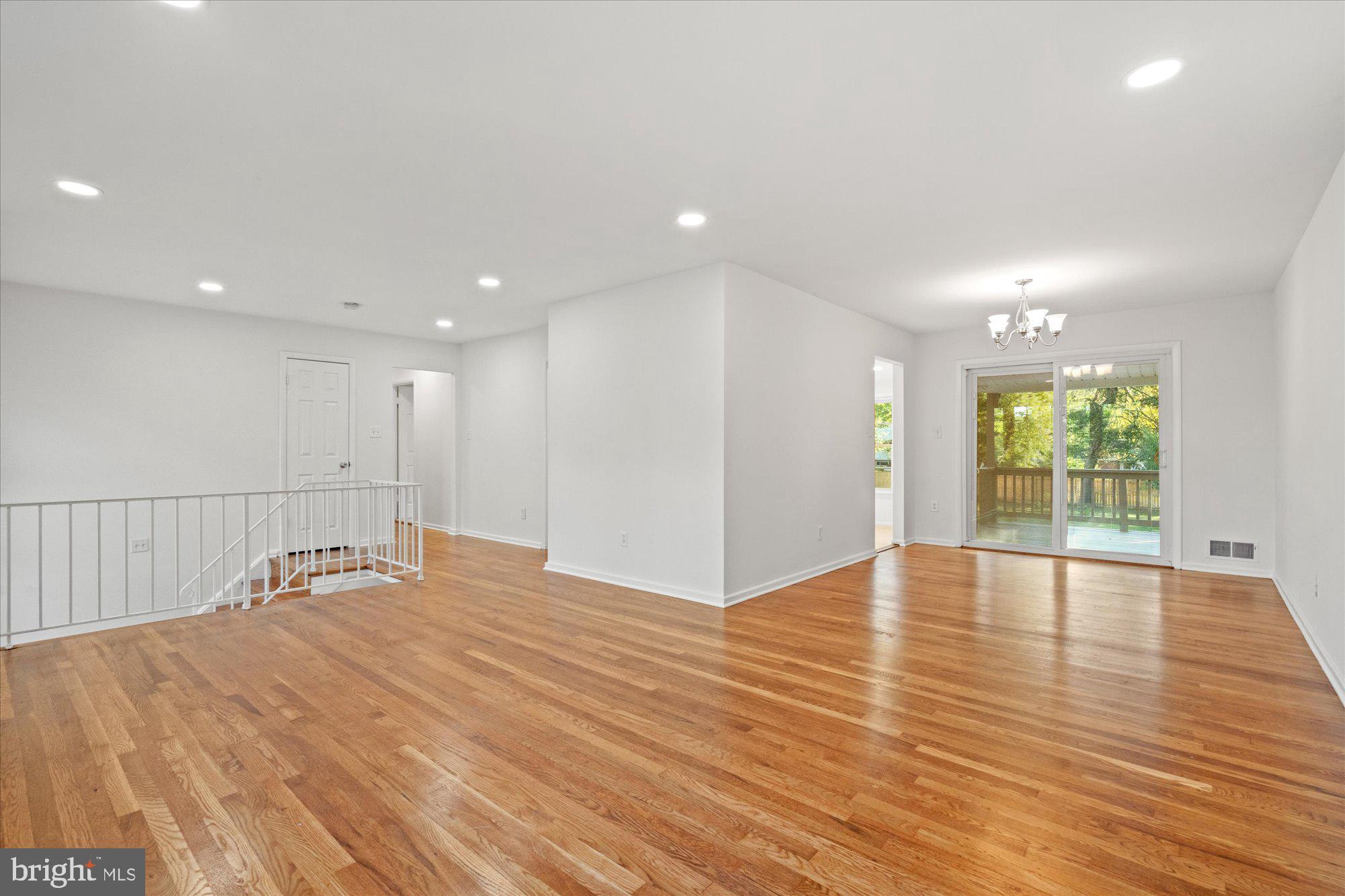 RIVERSIDE ESTATES - Residential