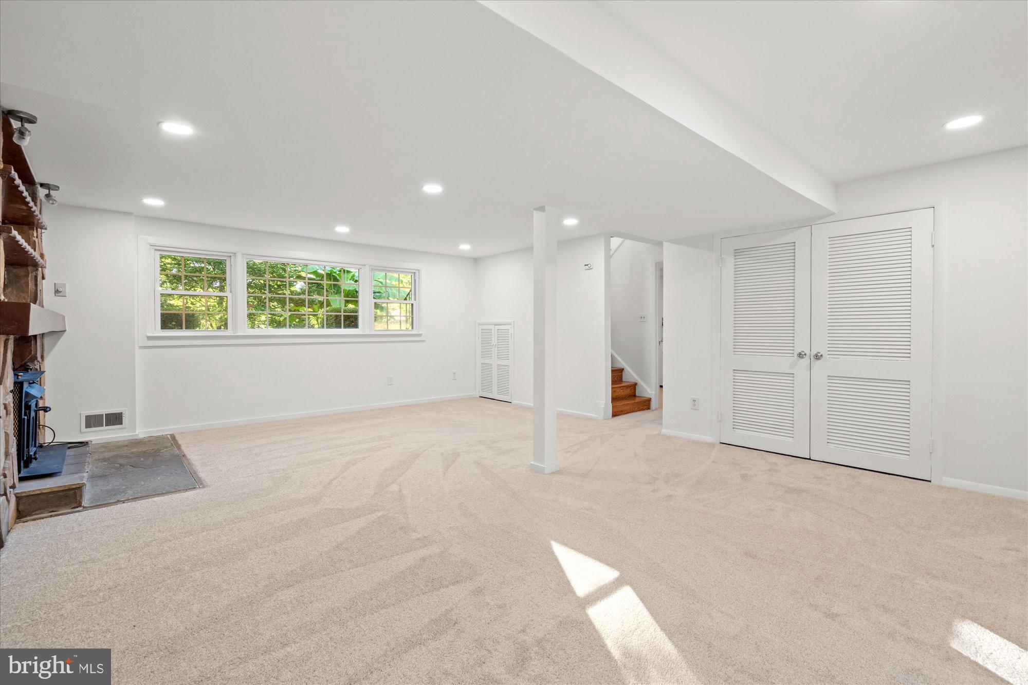 RIVERSIDE ESTATES - Residential