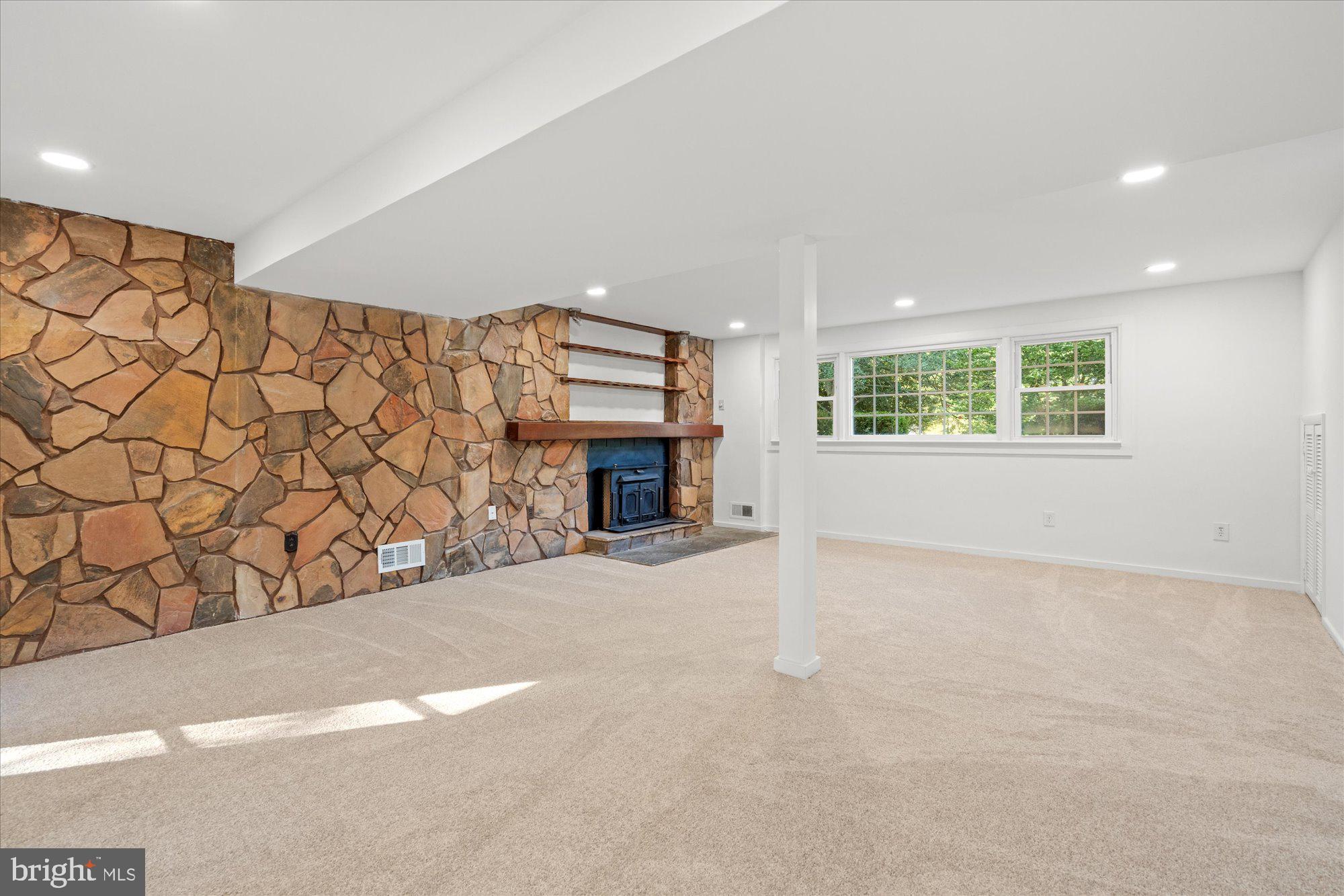 RIVERSIDE ESTATES - Residential