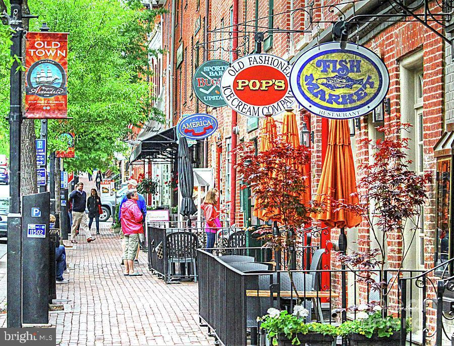 RIVERSIDE ESTATES - Residential