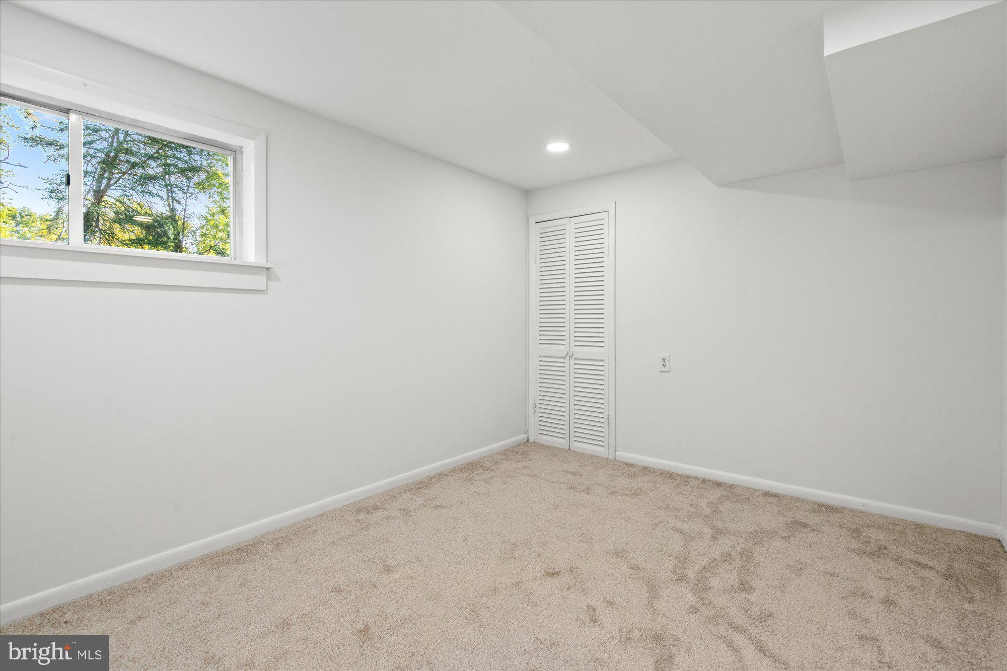 RIVERSIDE ESTATES - Residential