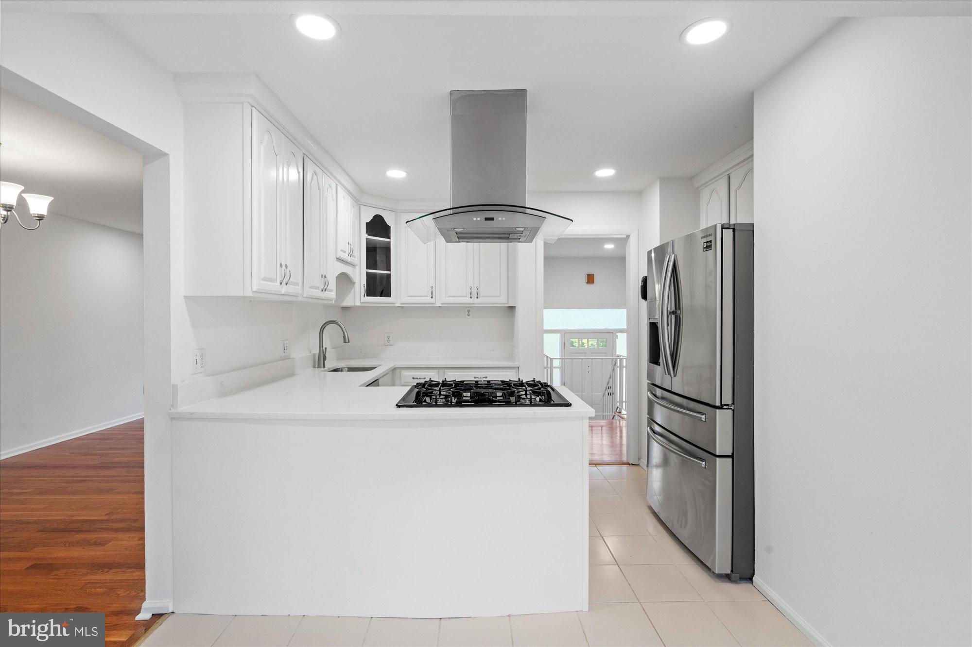 RIVERSIDE ESTATES - Residential