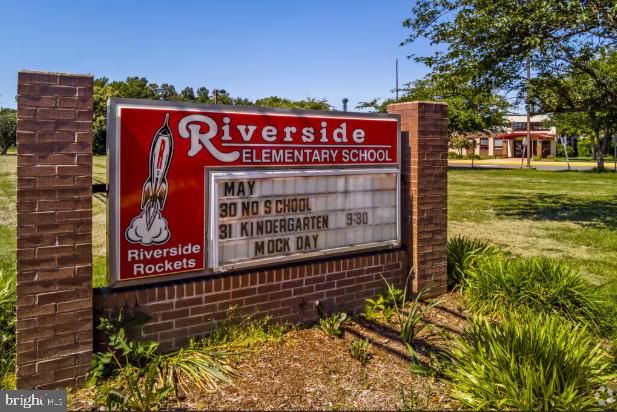 RIVERSIDE ESTATES - Residential