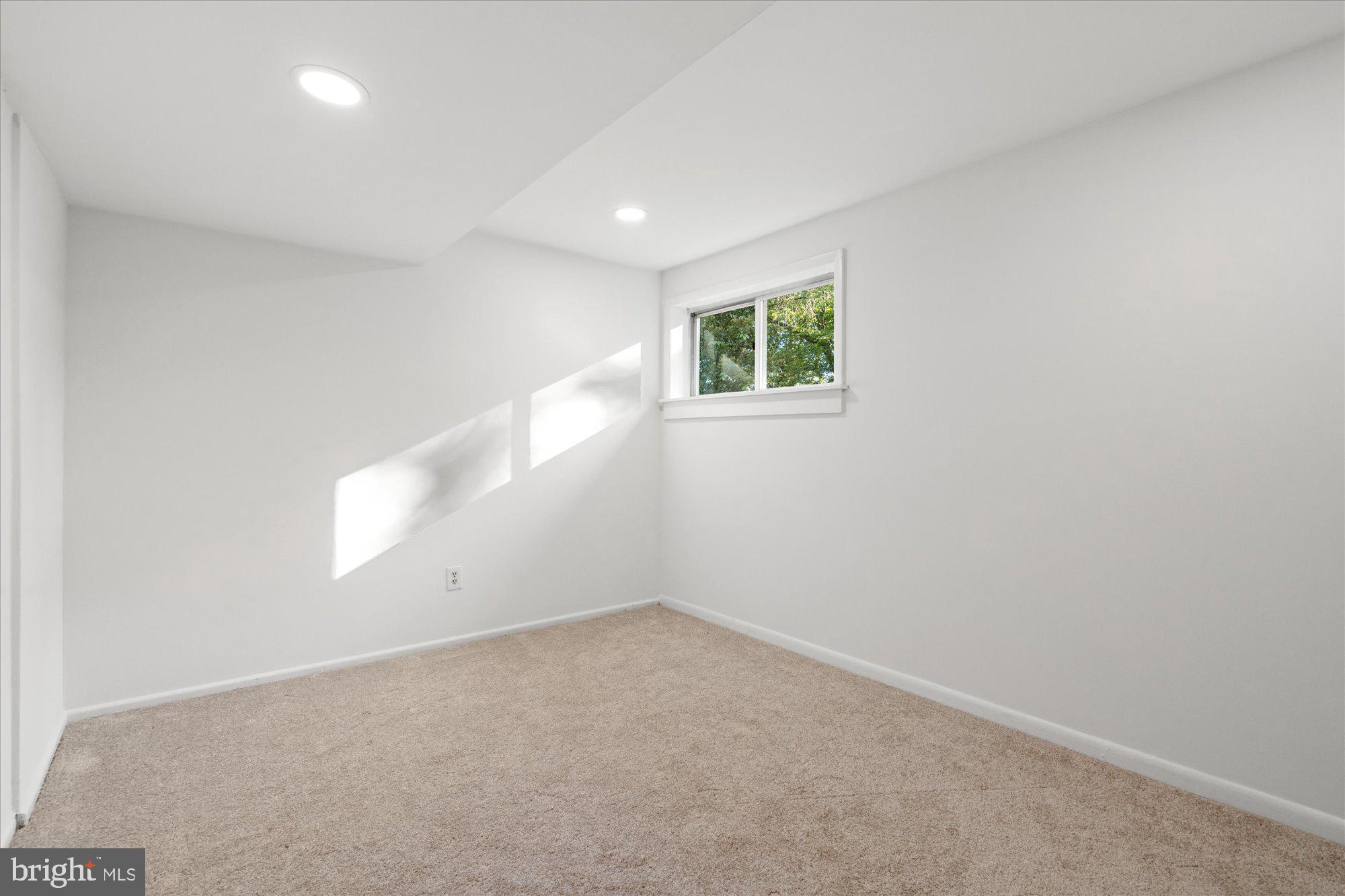 RIVERSIDE ESTATES - Residential