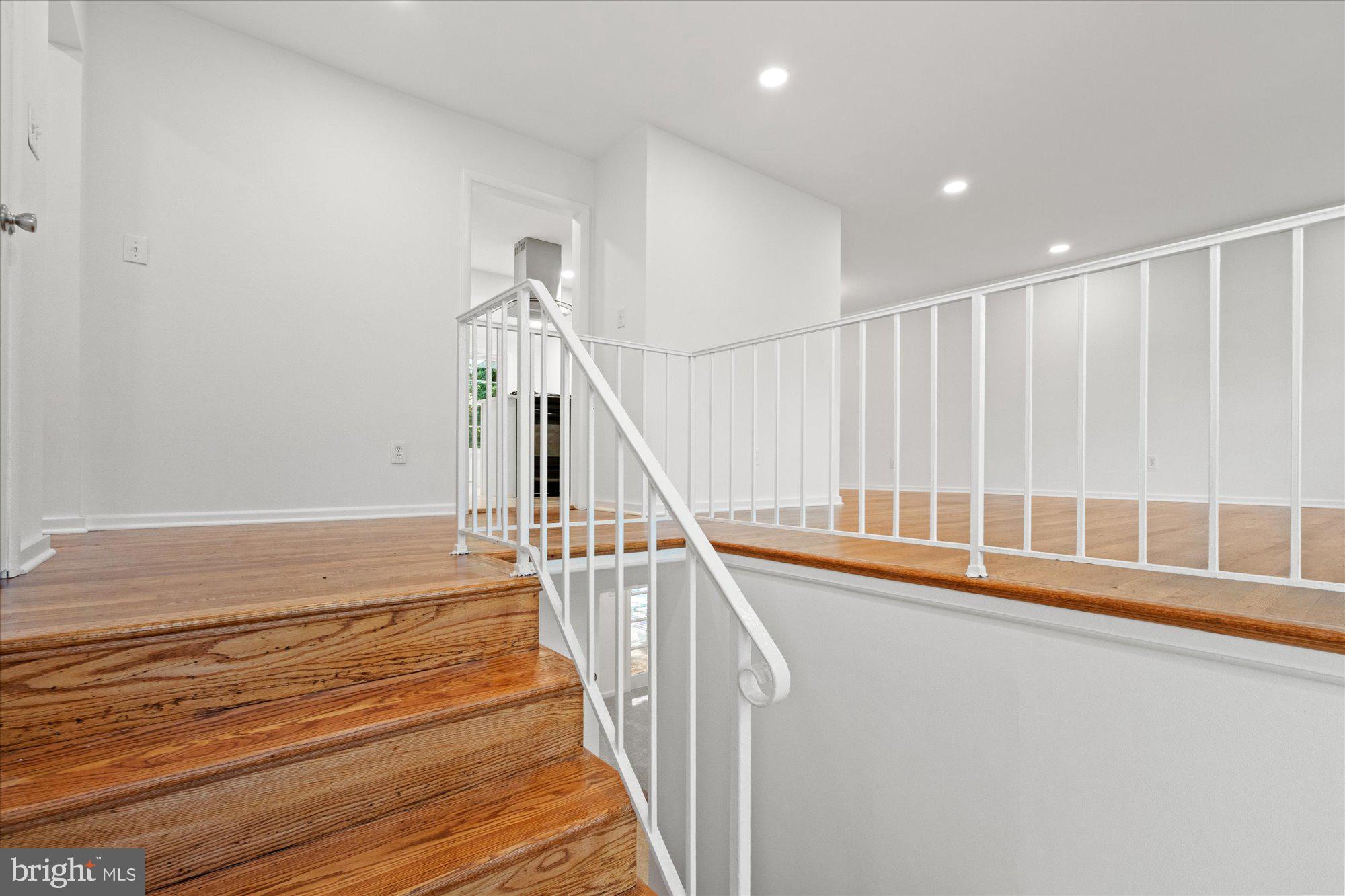 RIVERSIDE ESTATES - Residential