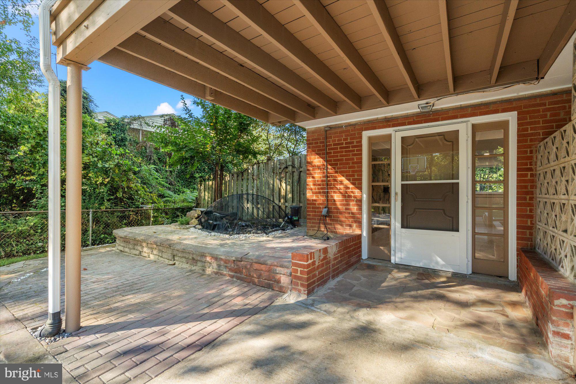 RIVERSIDE ESTATES - Residential