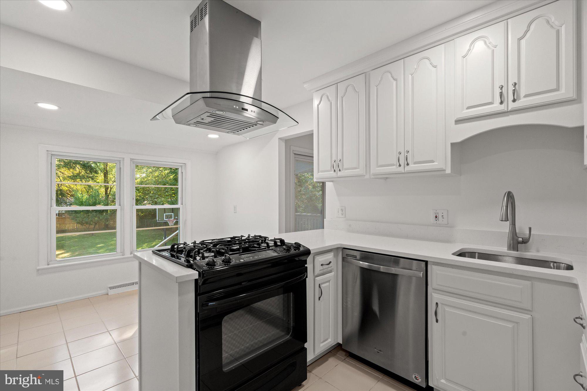 RIVERSIDE ESTATES - Residential