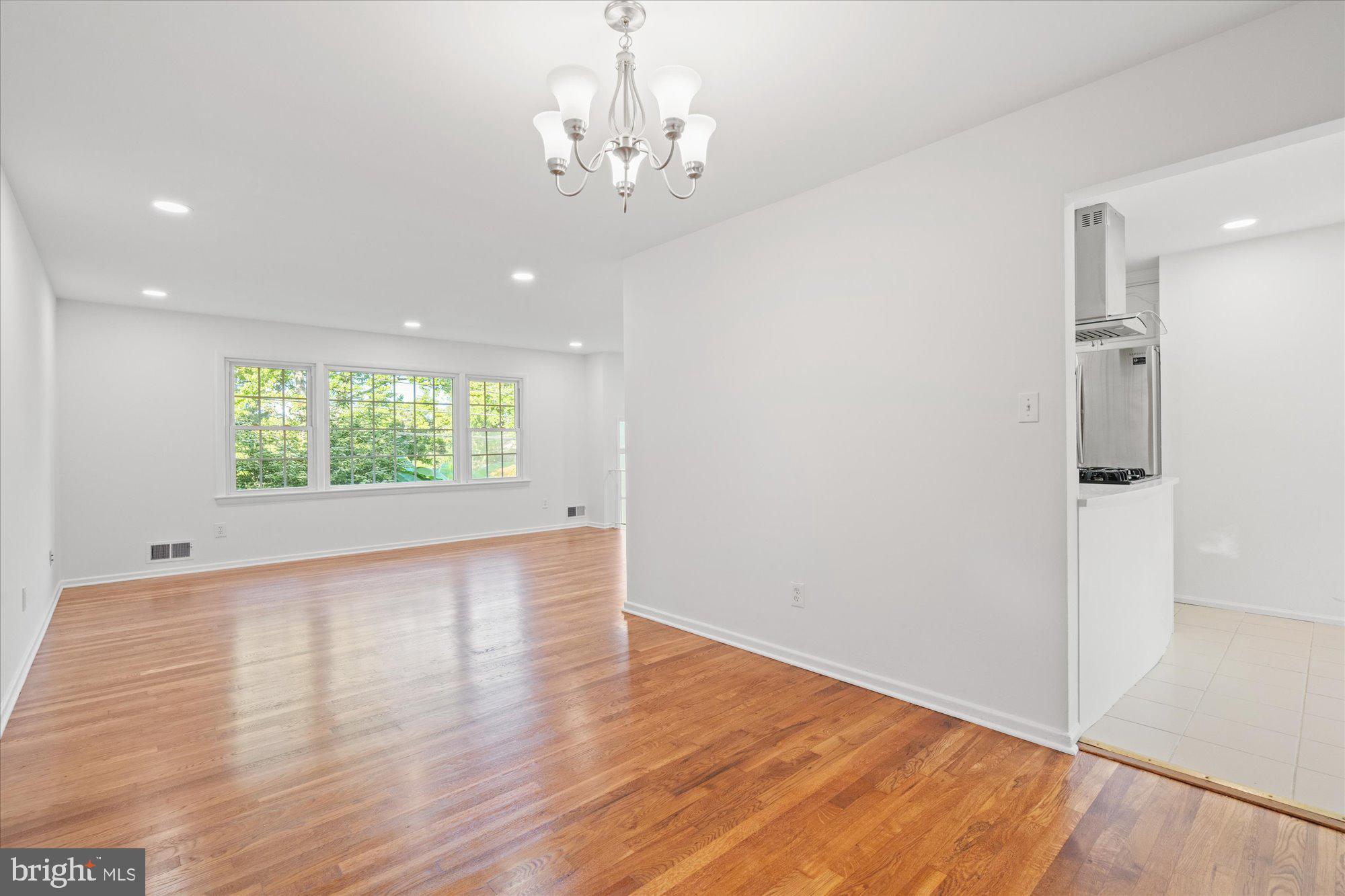 RIVERSIDE ESTATES - Residential