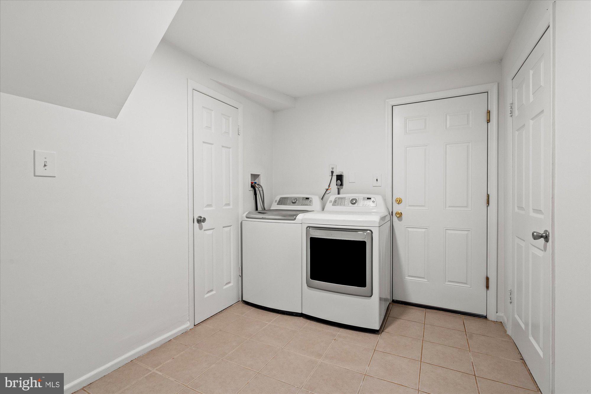 RIVERSIDE ESTATES - Residential