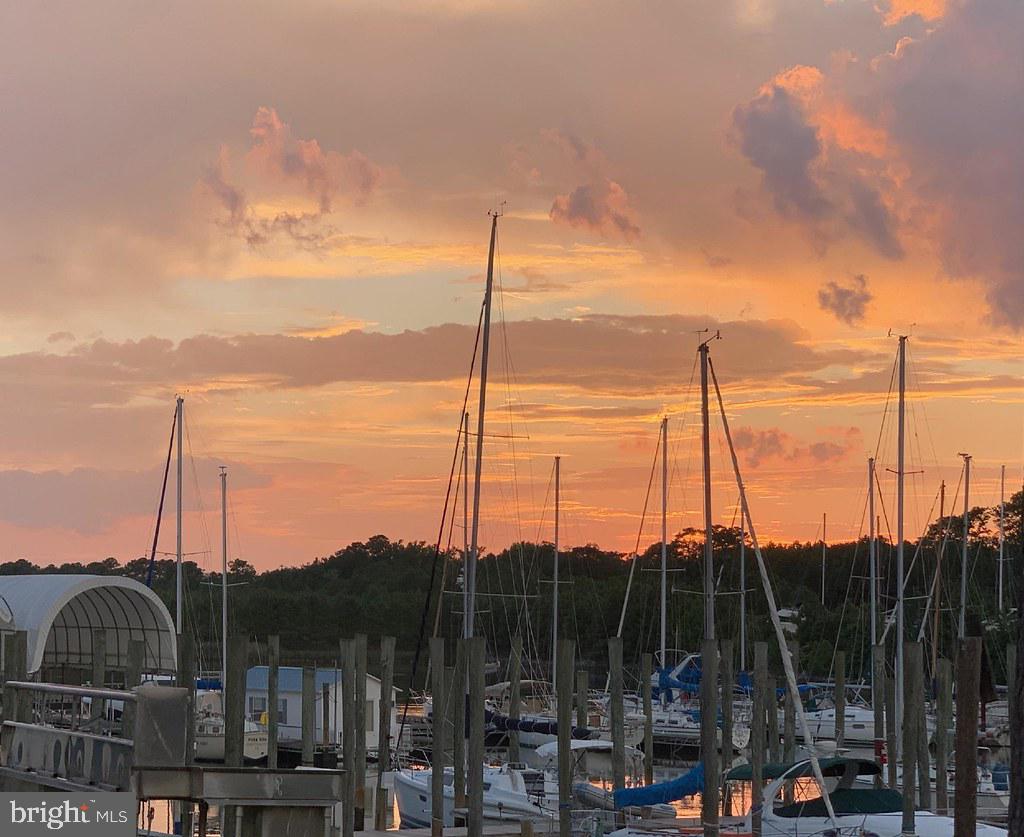 RIVERSIDE ESTATES - Residential