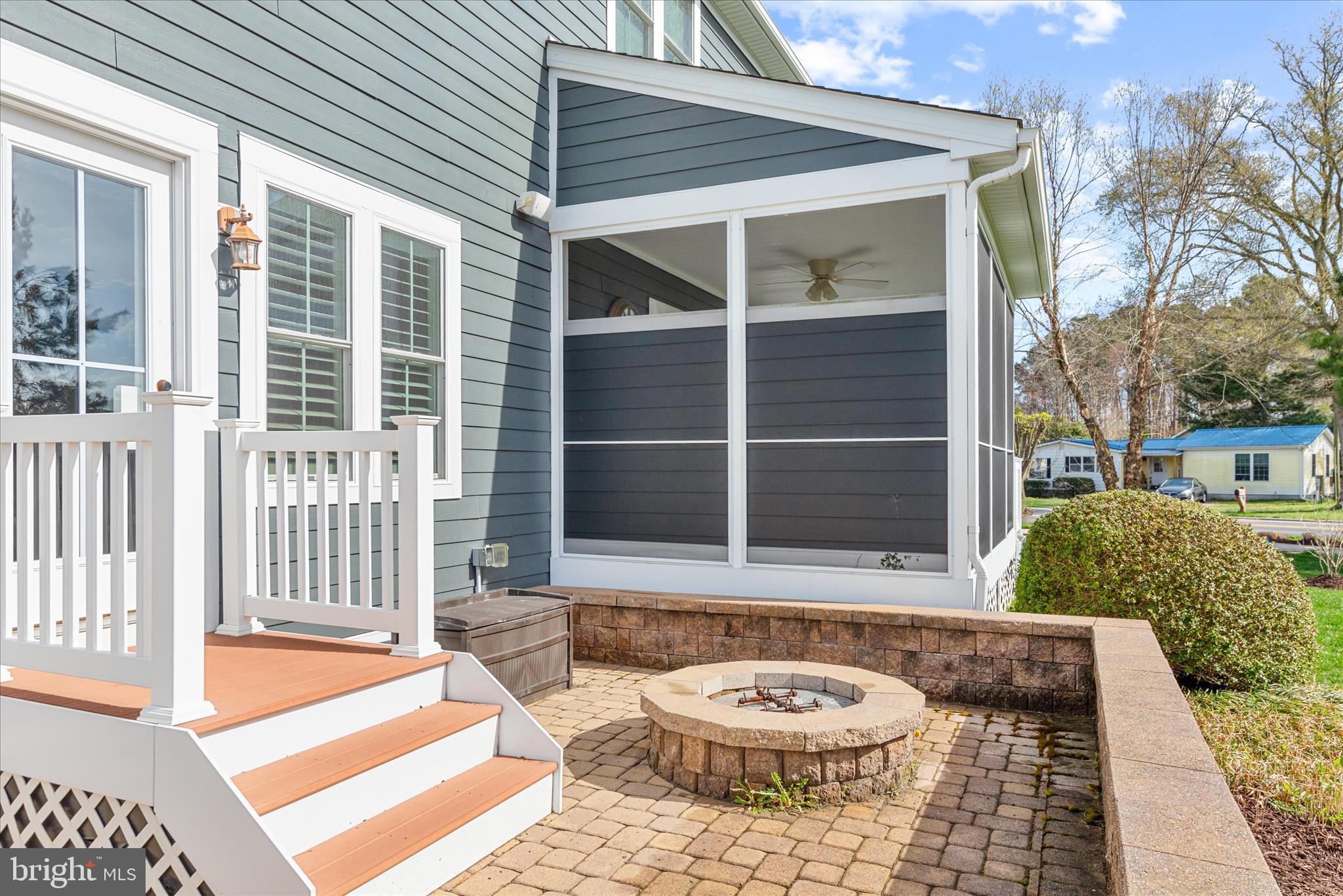 BAYSIDE - Residential