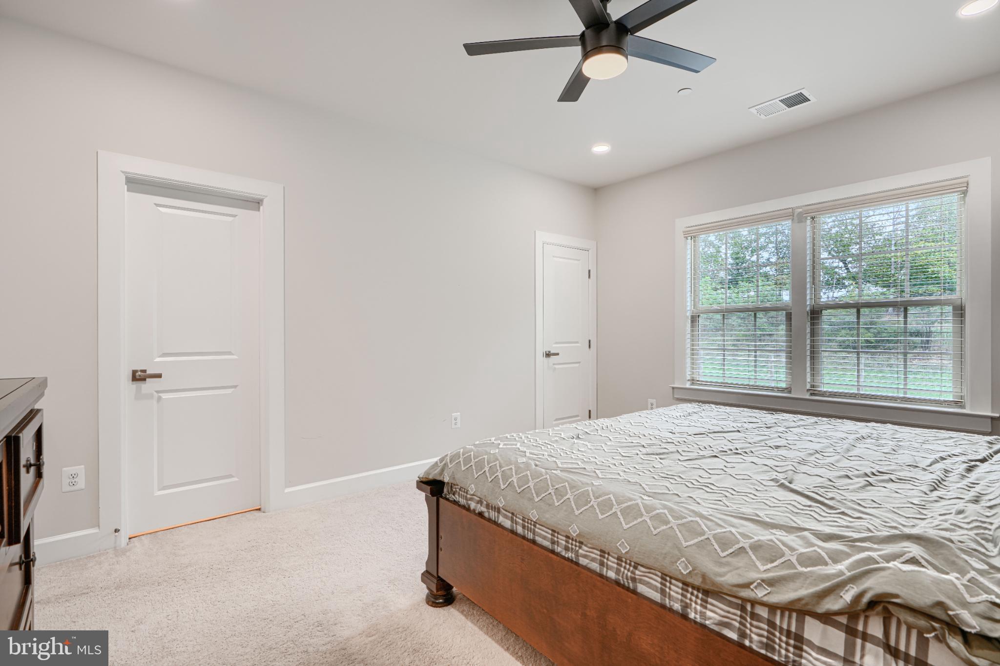 WOODRIDGE AT LAKE LINGANORE - Residential Lease