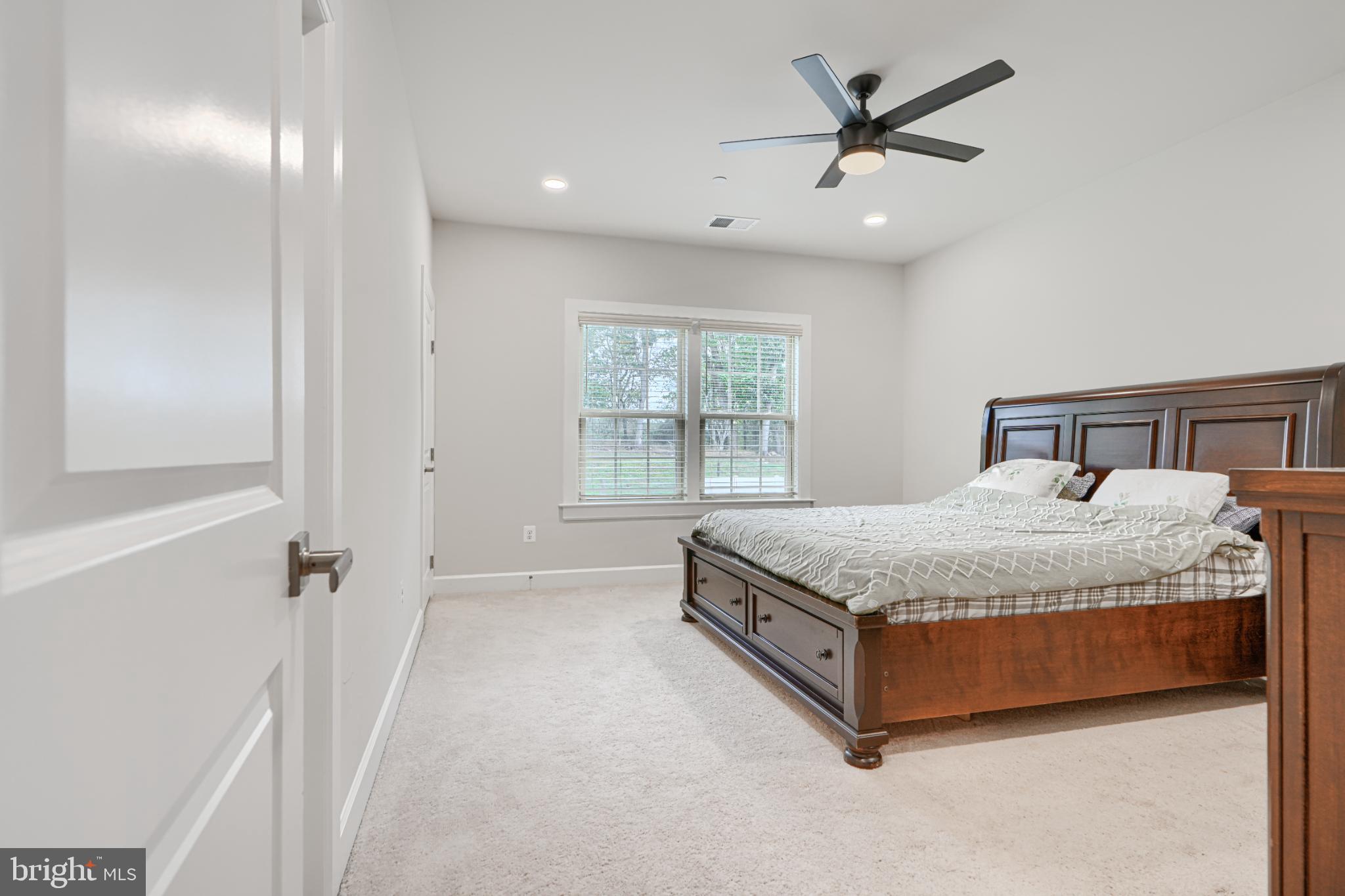 WOODRIDGE AT LAKE LINGANORE - Residential Lease