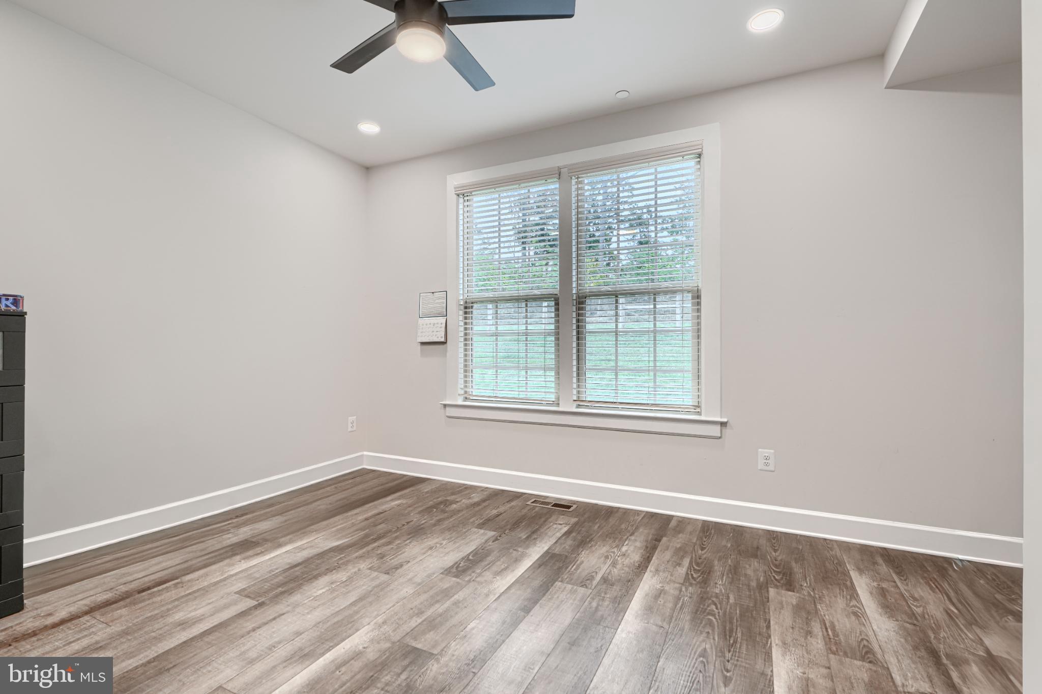 WOODRIDGE AT LAKE LINGANORE - Residential Lease